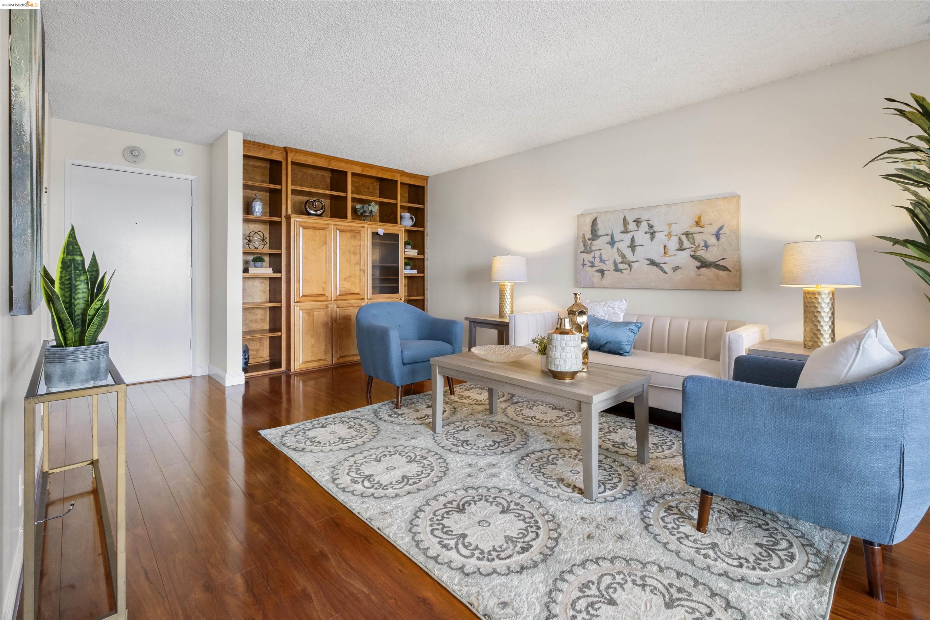 8 Captain Drive # E364