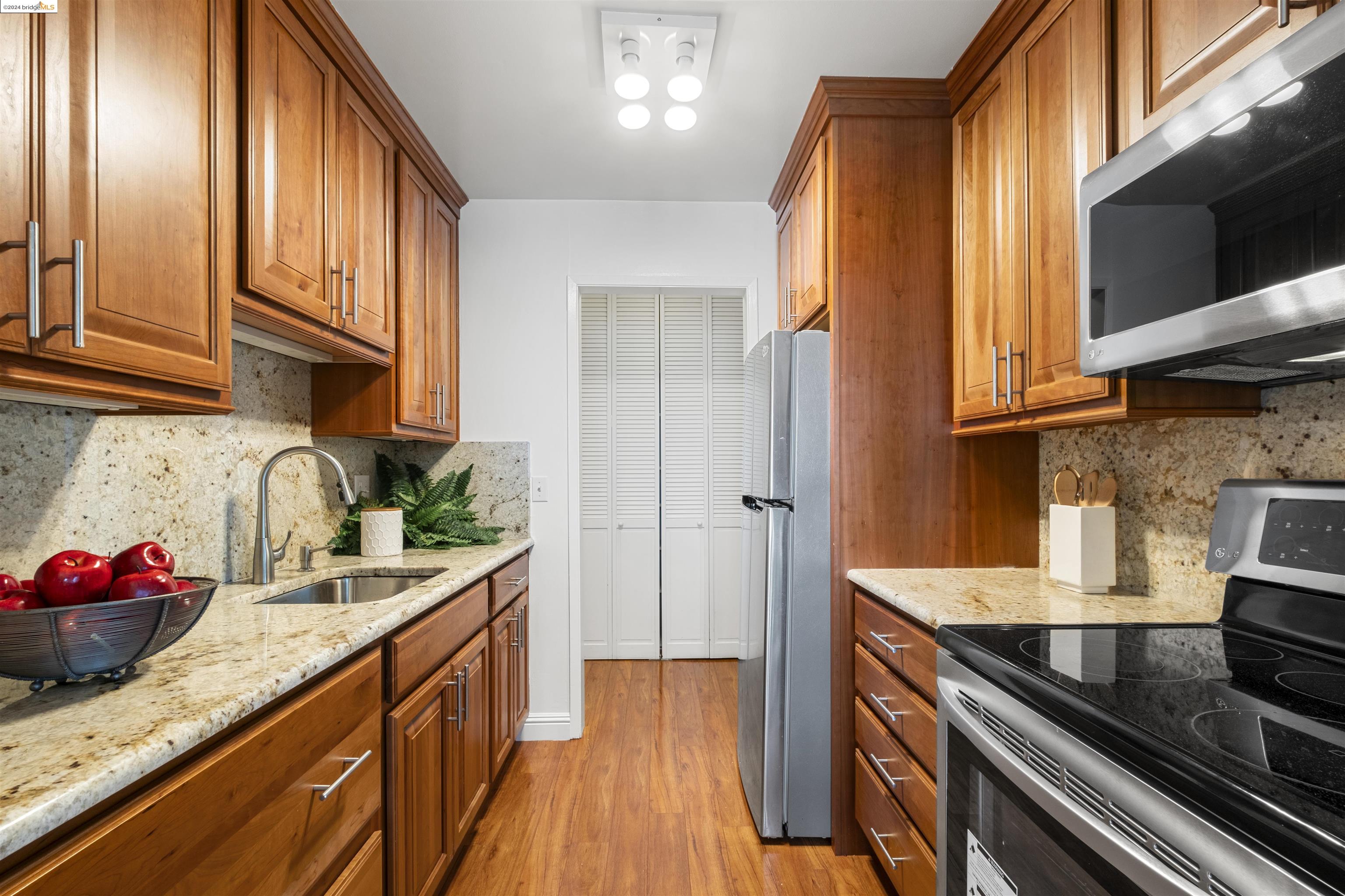 8 Captain Drive # E364