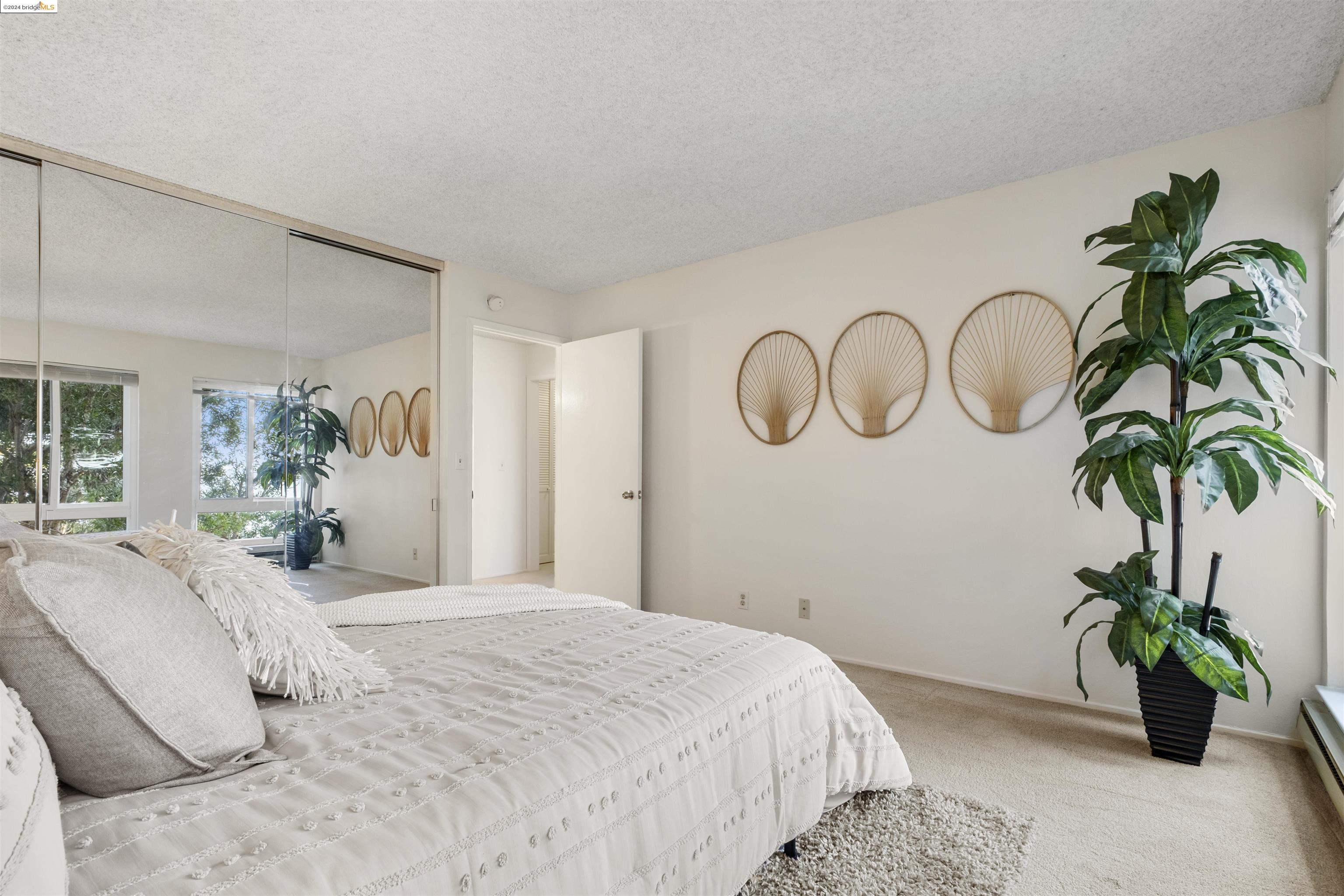 8 Captain Drive # E364