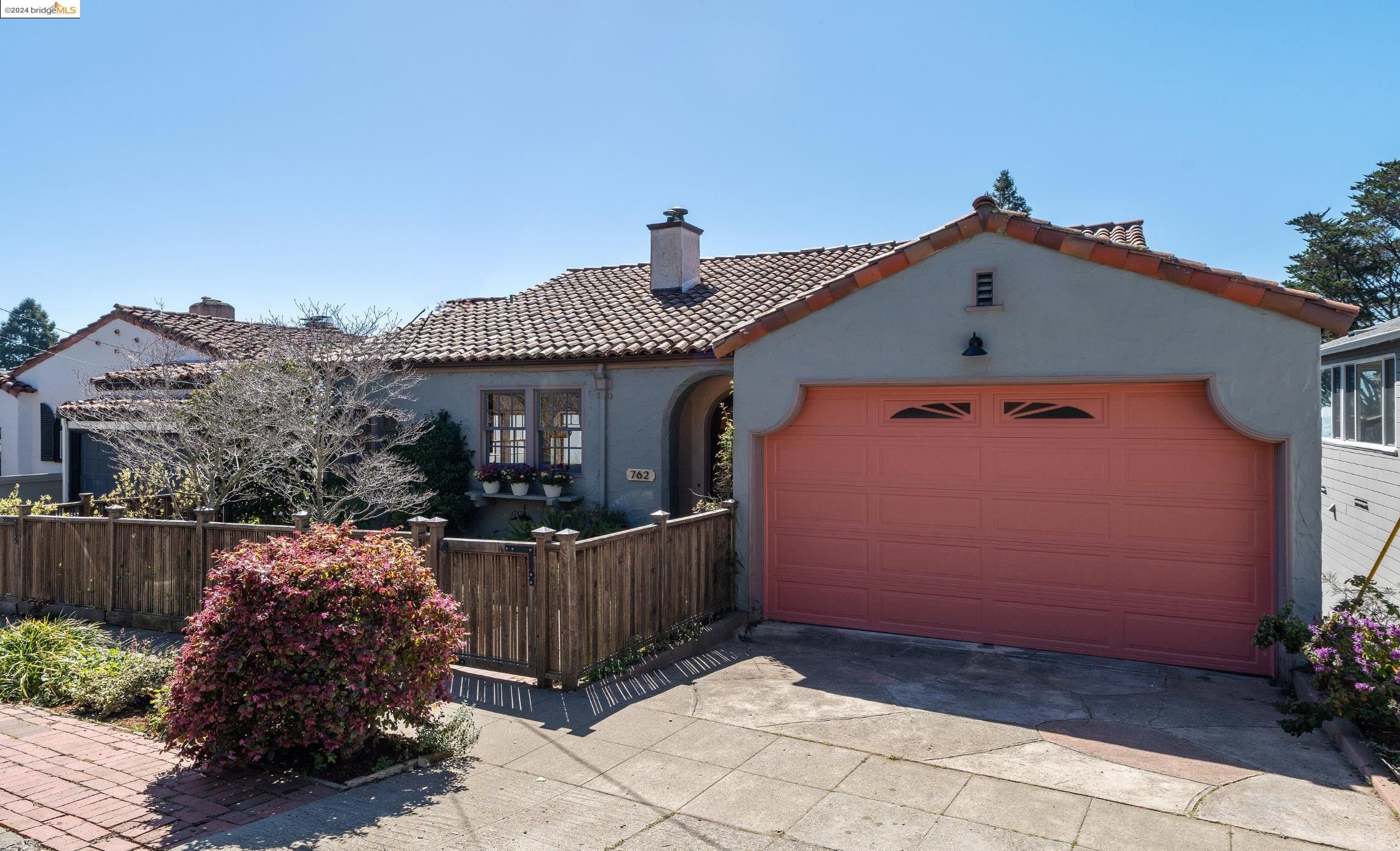 762 Hilldale Ave