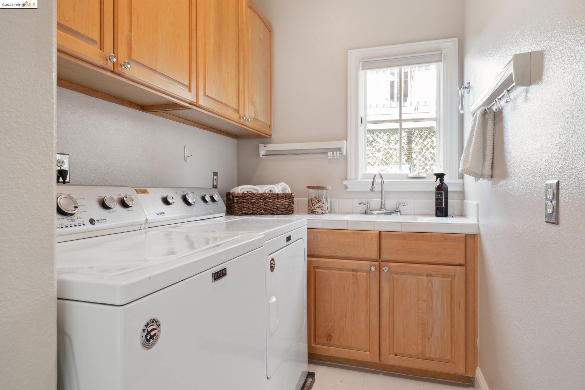 9050 Broadway Ter