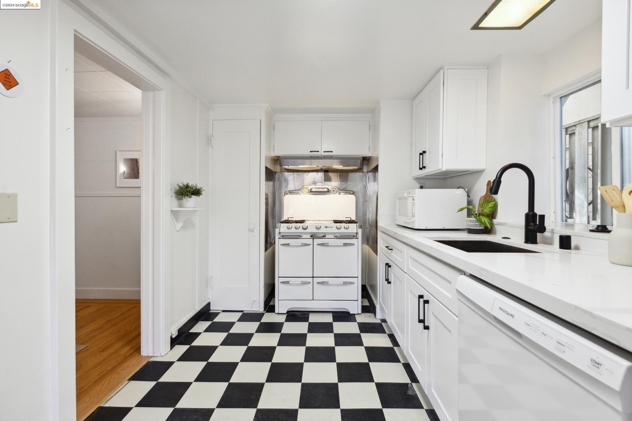 1727 Brandon St.