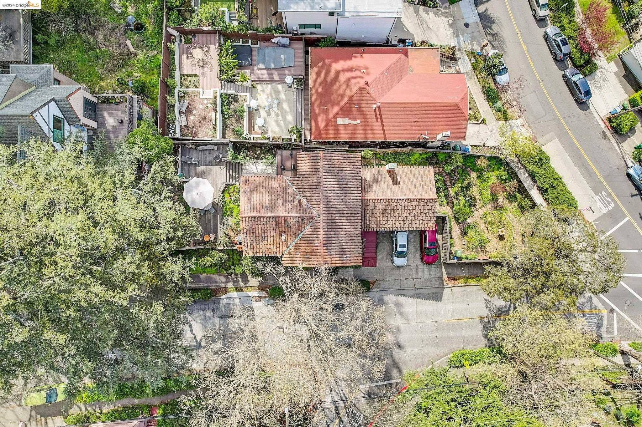 2520 Marin Ave