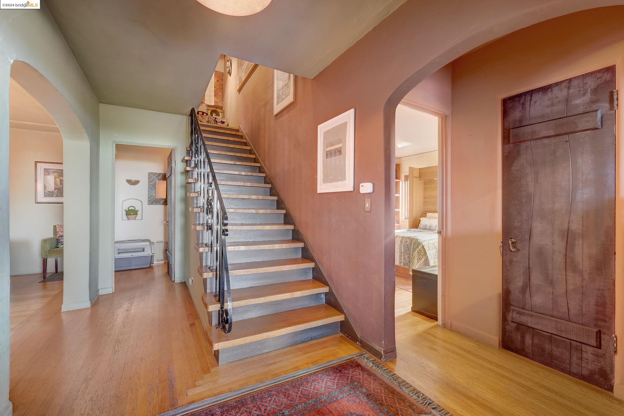 2520 Marin Ave