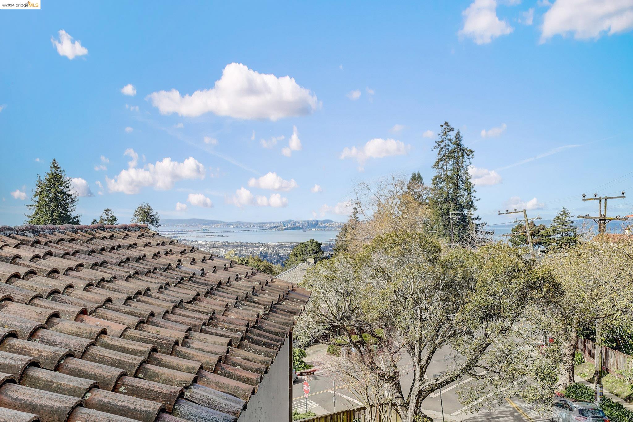 2520 Marin Ave