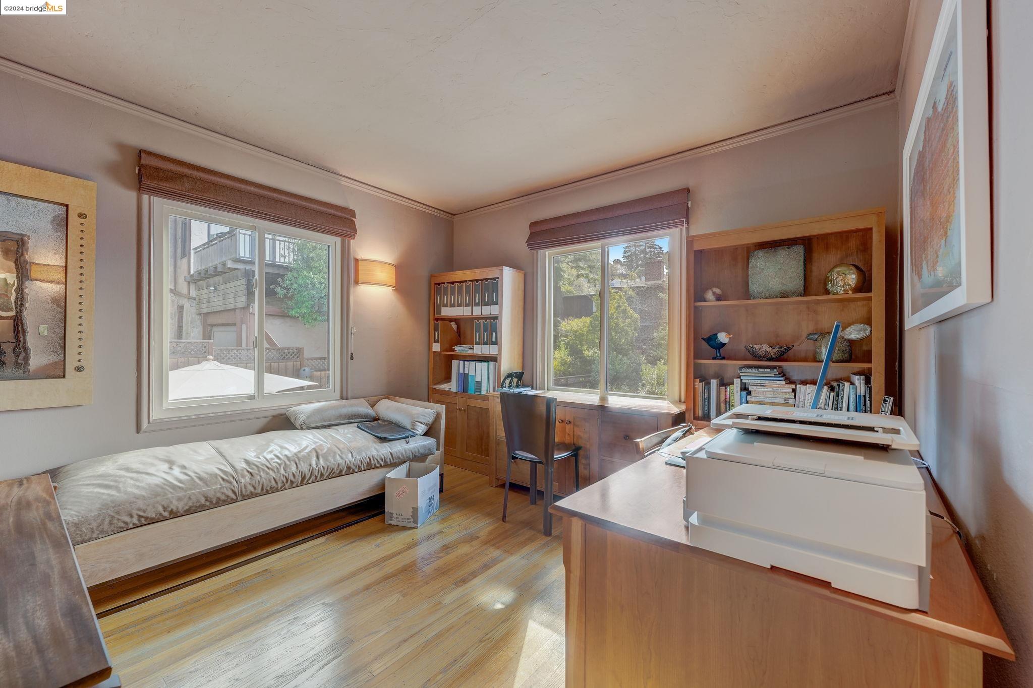 2520 Marin Ave