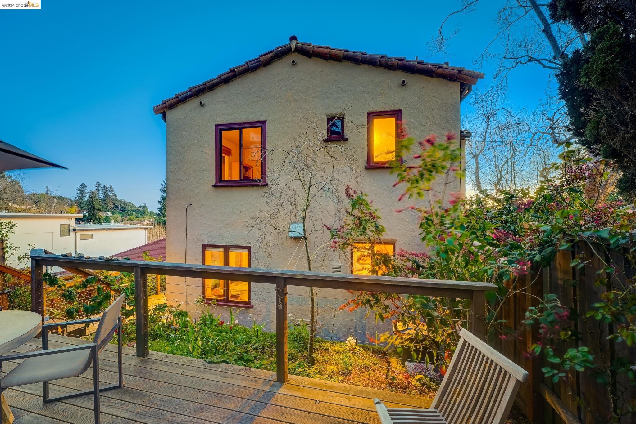 2520 Marin Ave