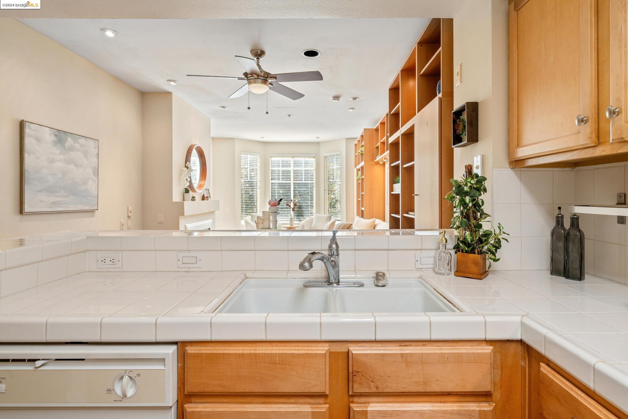 280 Caldecott Ln # 225