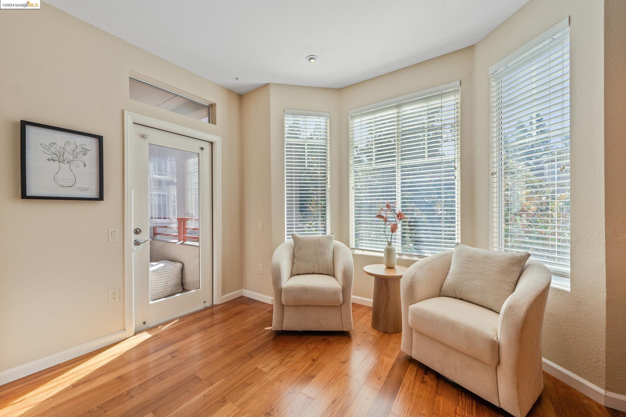 280 Caldecott Ln # 225