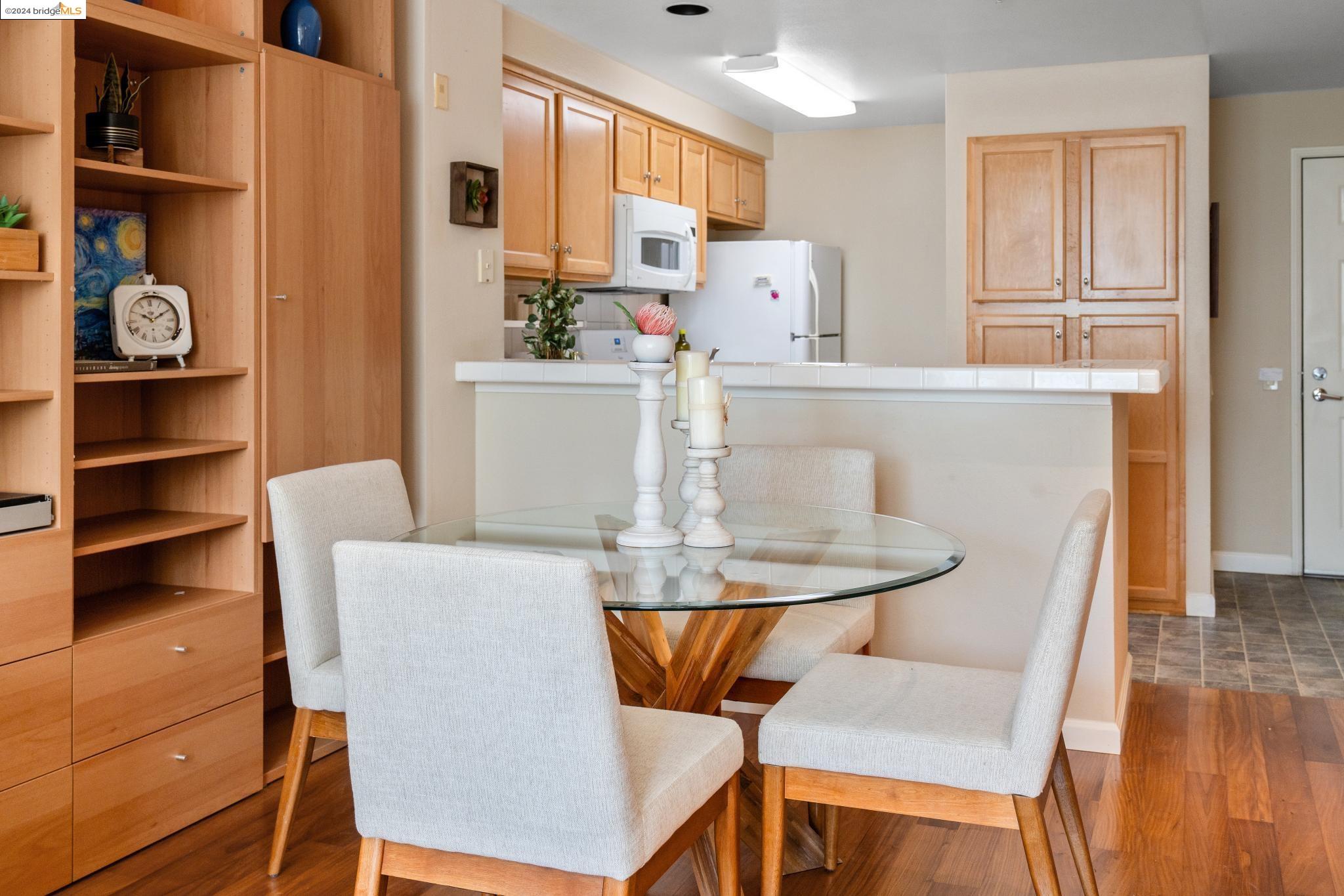 280 Caldecott Ln # 225