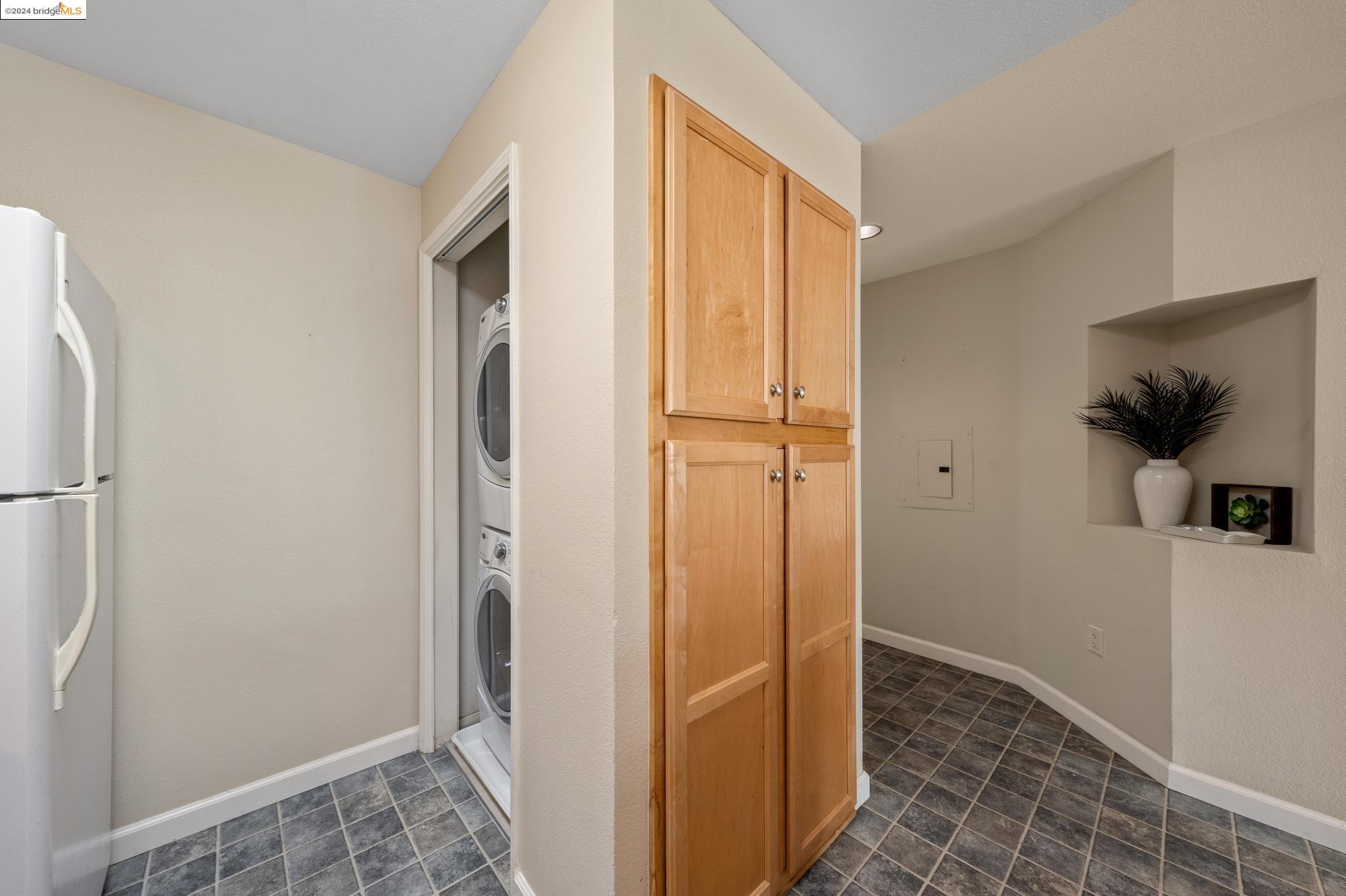 280 Caldecott Ln # 225