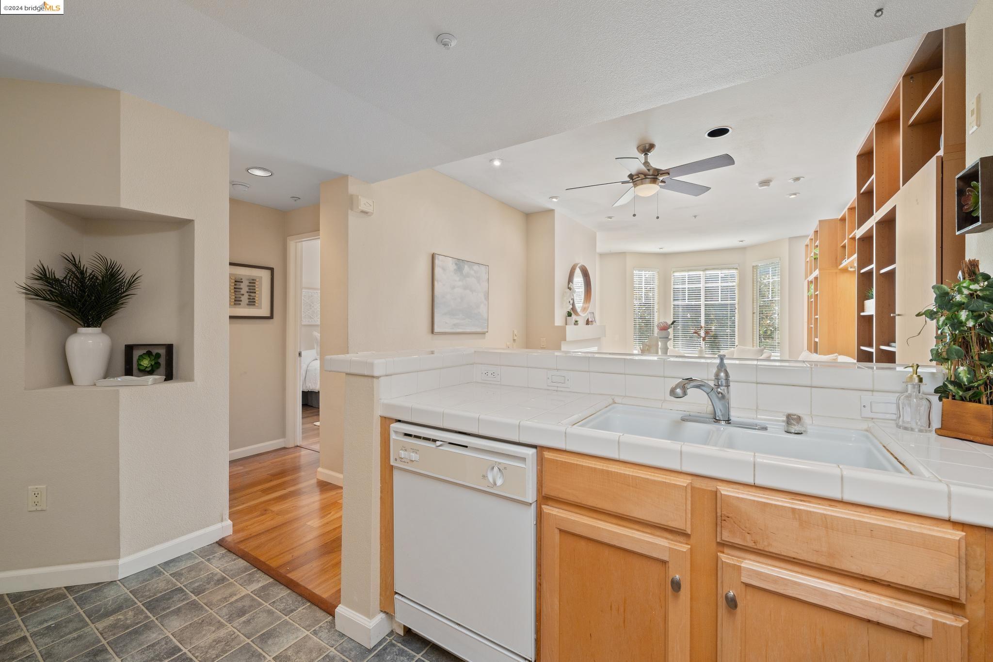 280 Caldecott Ln # 225