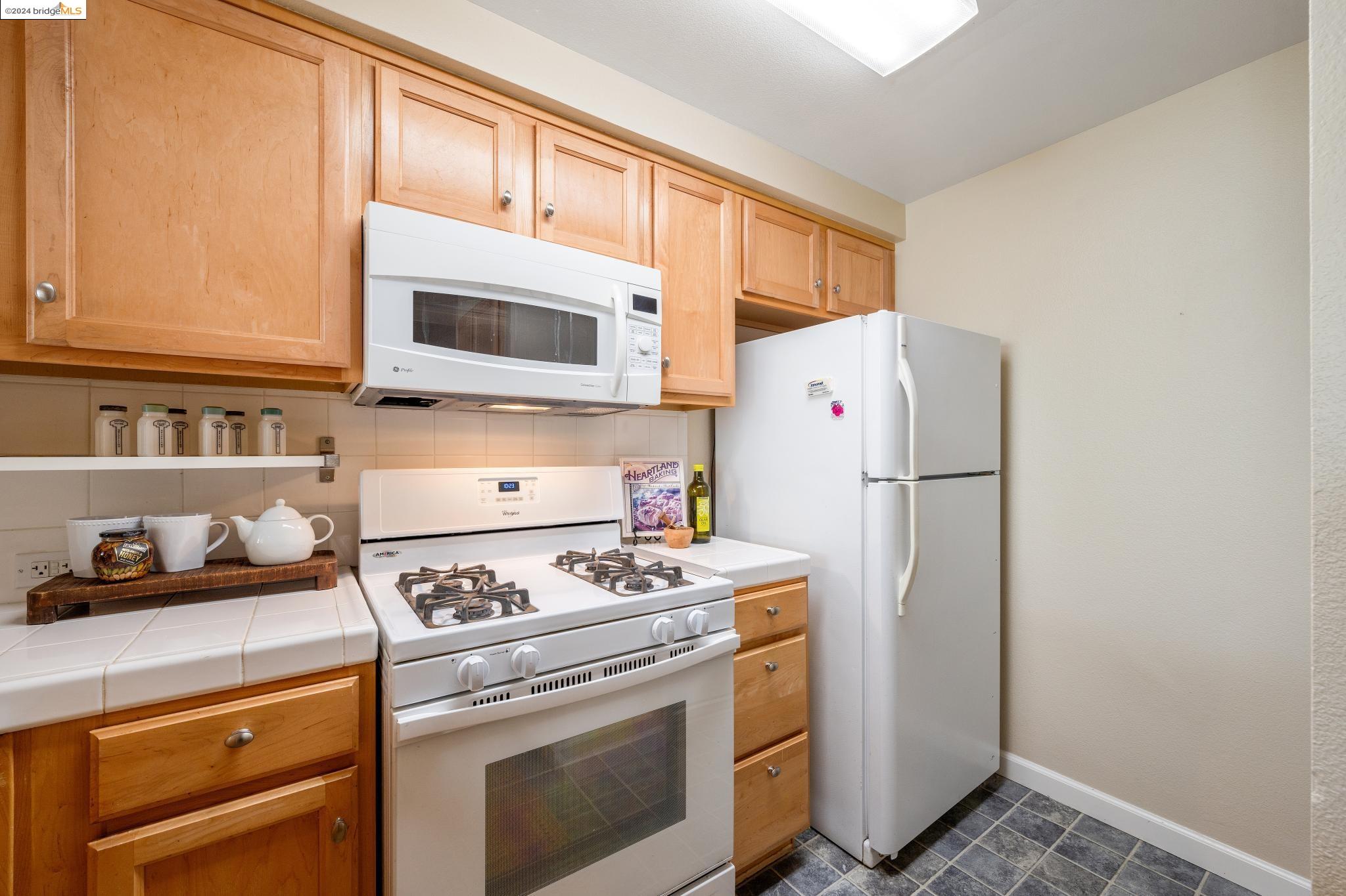 280 Caldecott Ln # 225