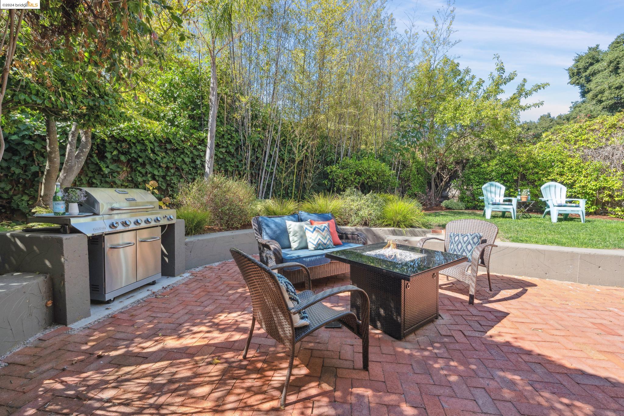 4047 Harding Way
