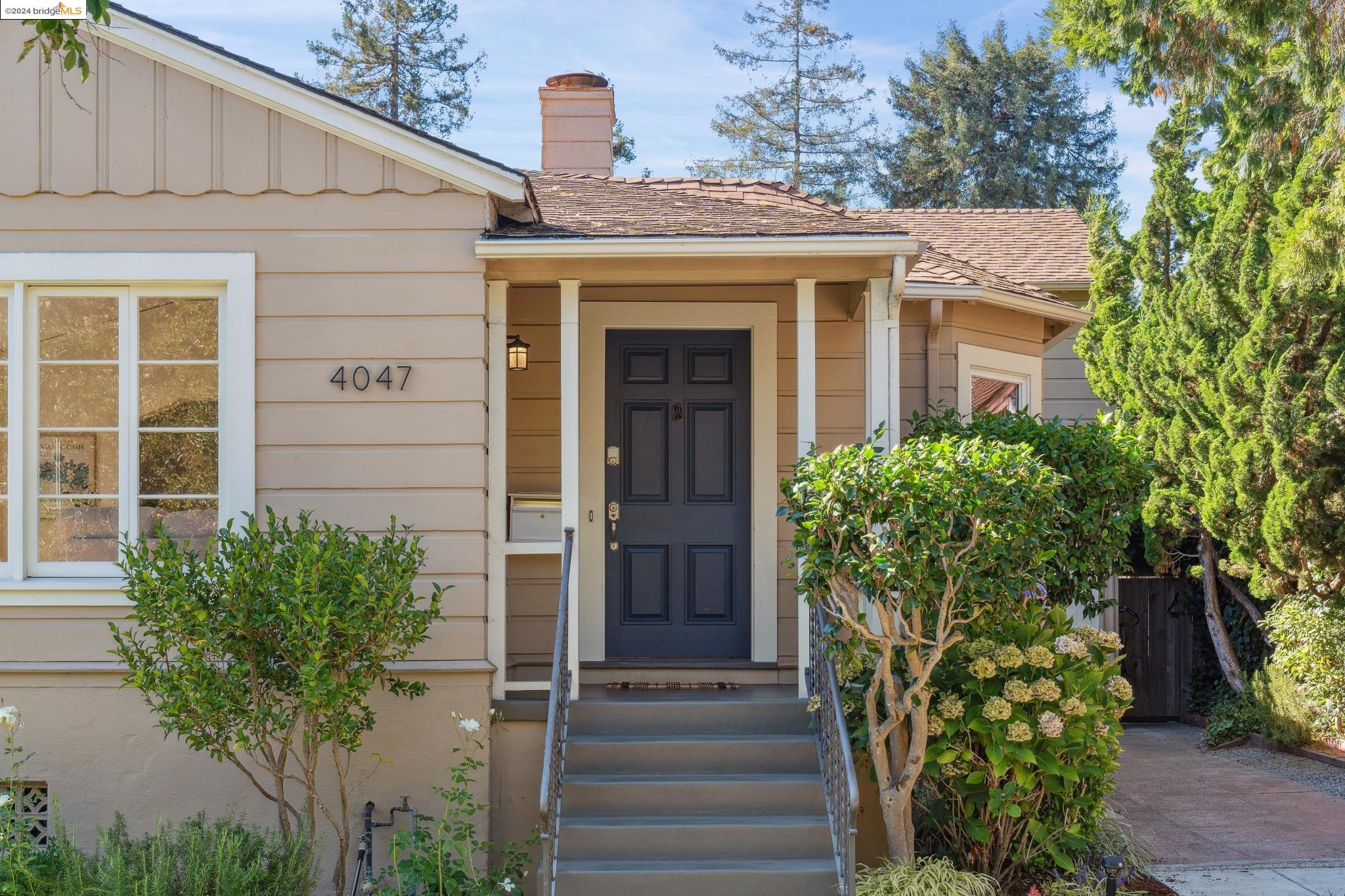 4047 Harding Way