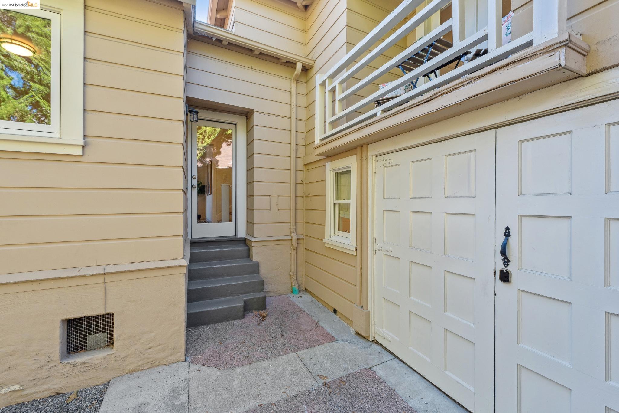 4047 Harding Way