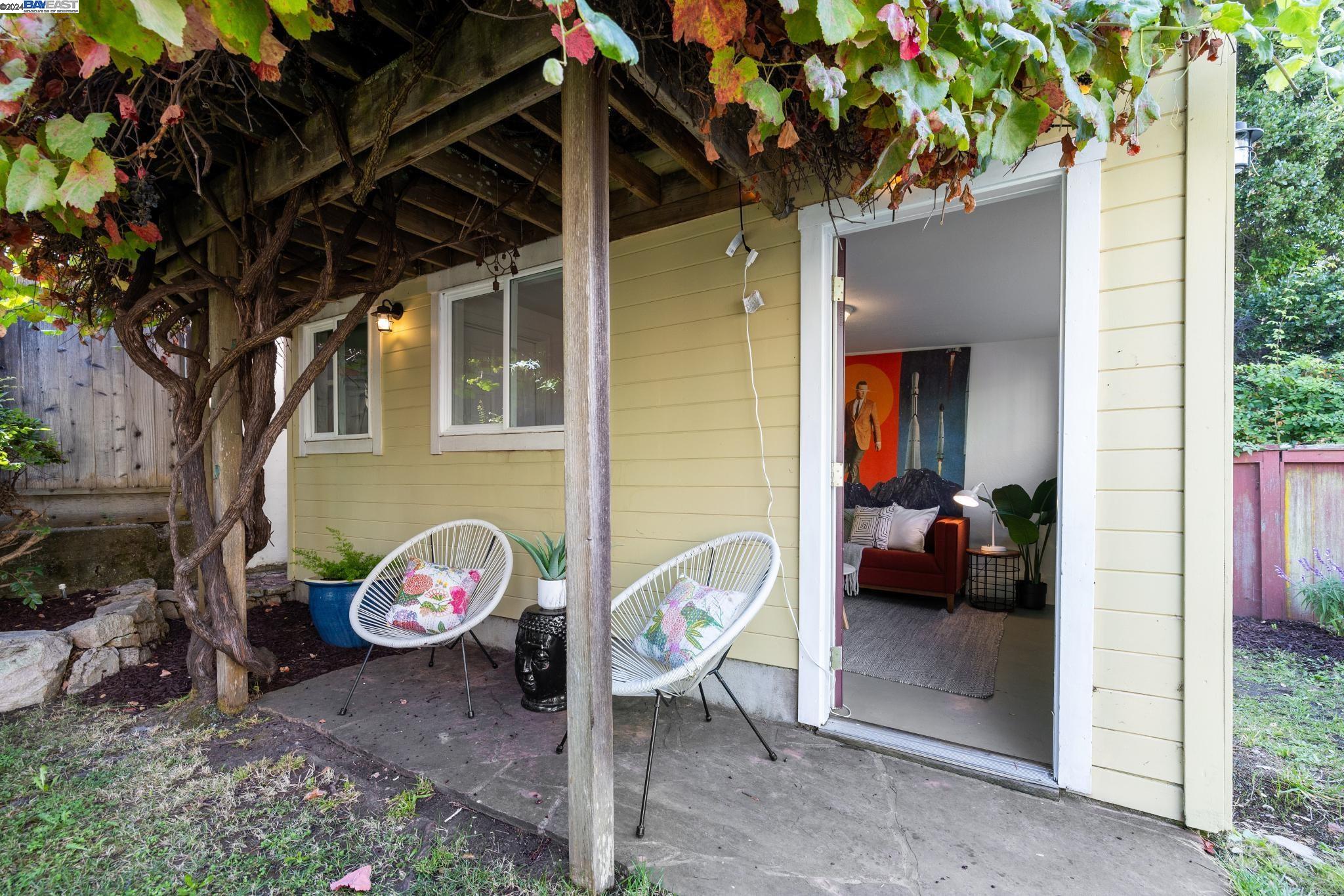 907 CARMEL AVENUE