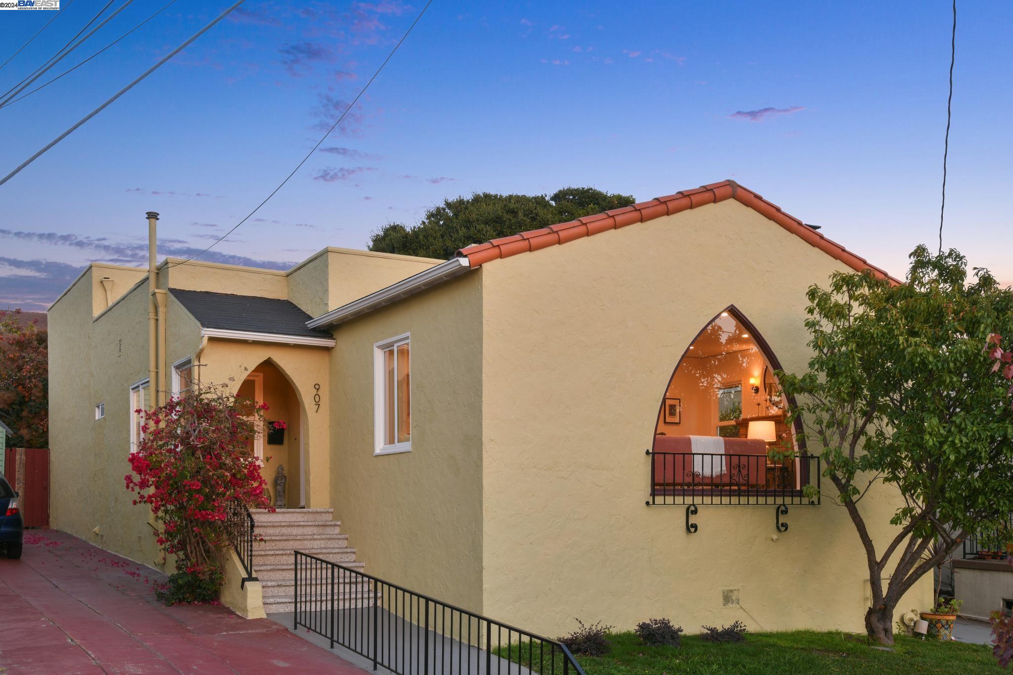 907 CARMEL AVENUE