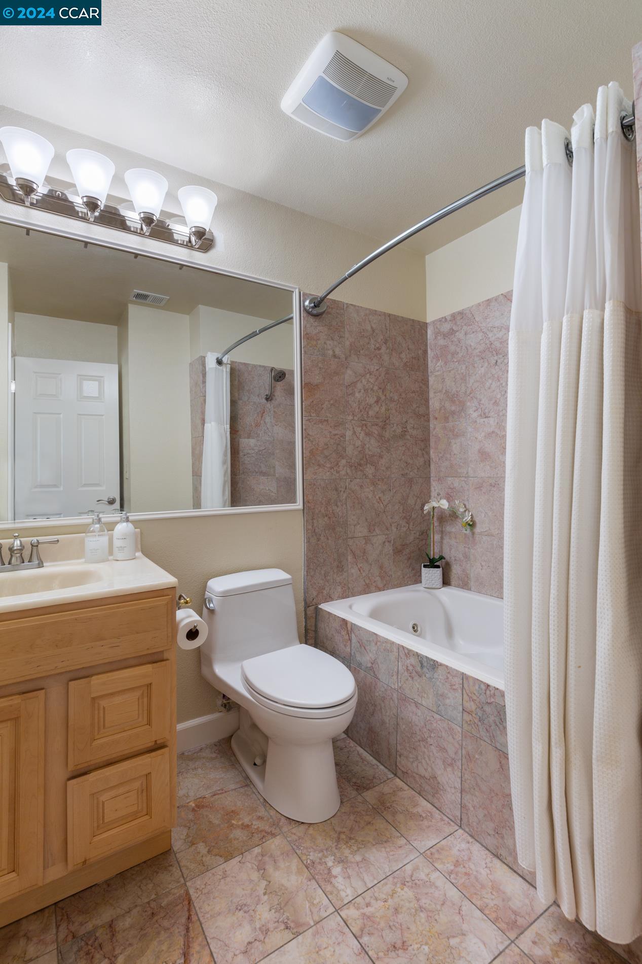 164 Seaway Ct