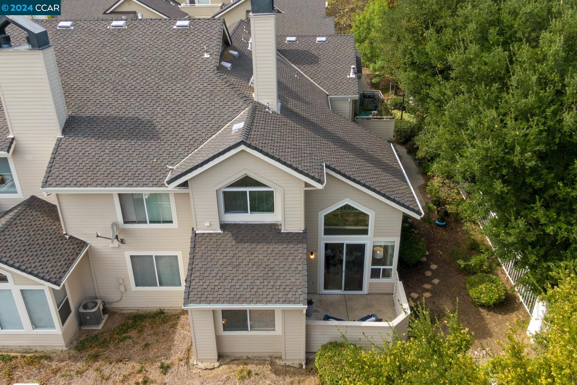 164 Seaway Ct