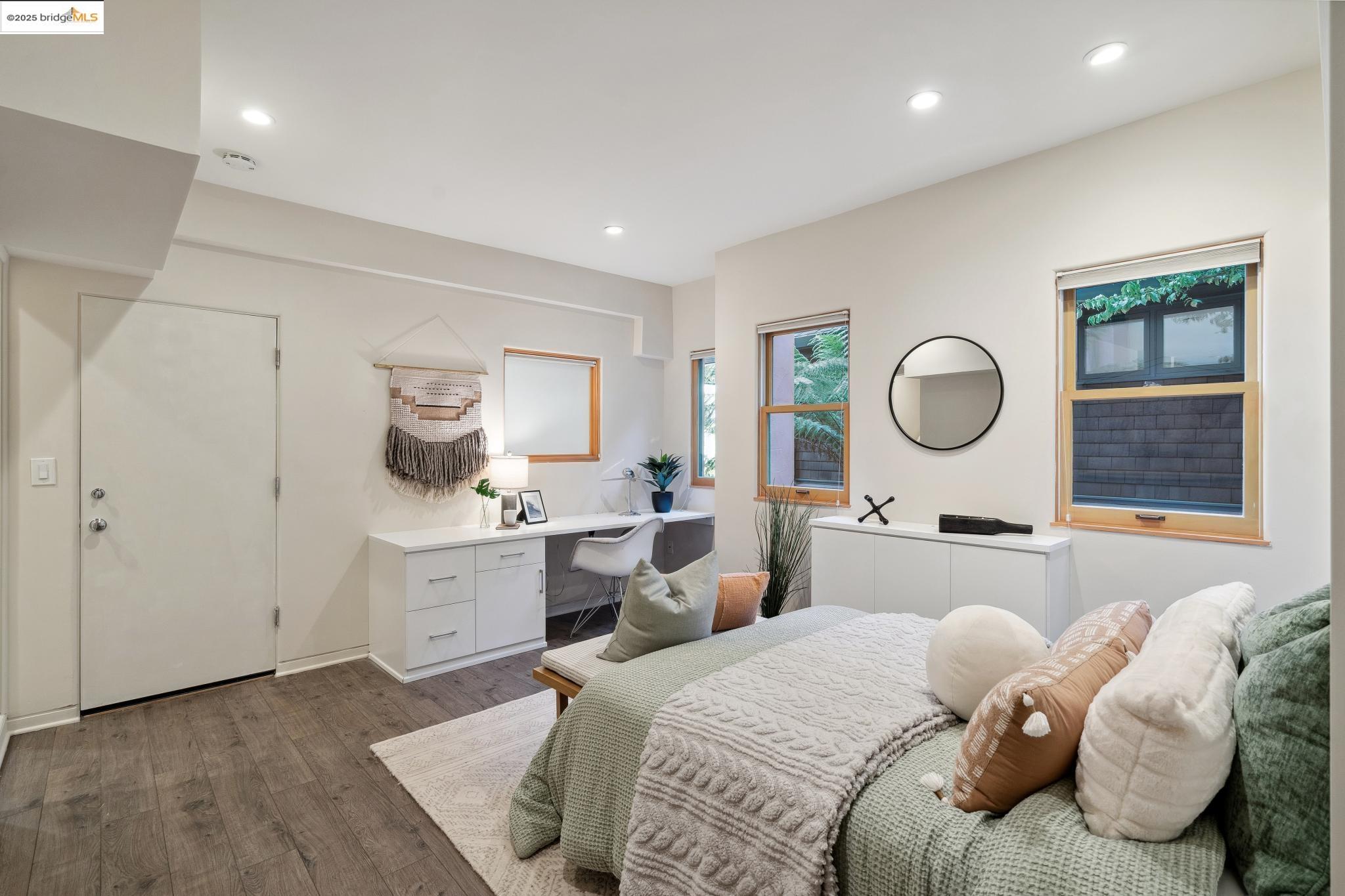 4916 Cochrane Ave.