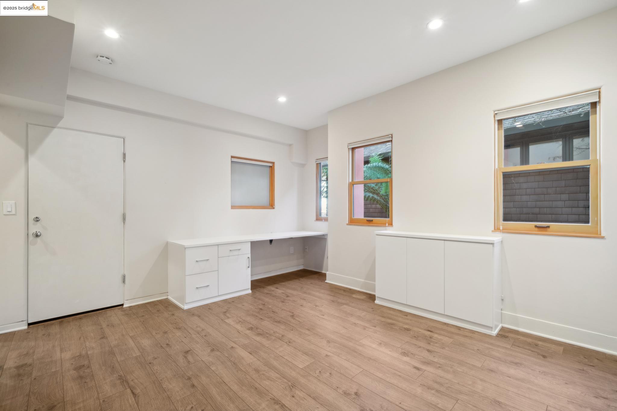 4916 Cochrane Ave.