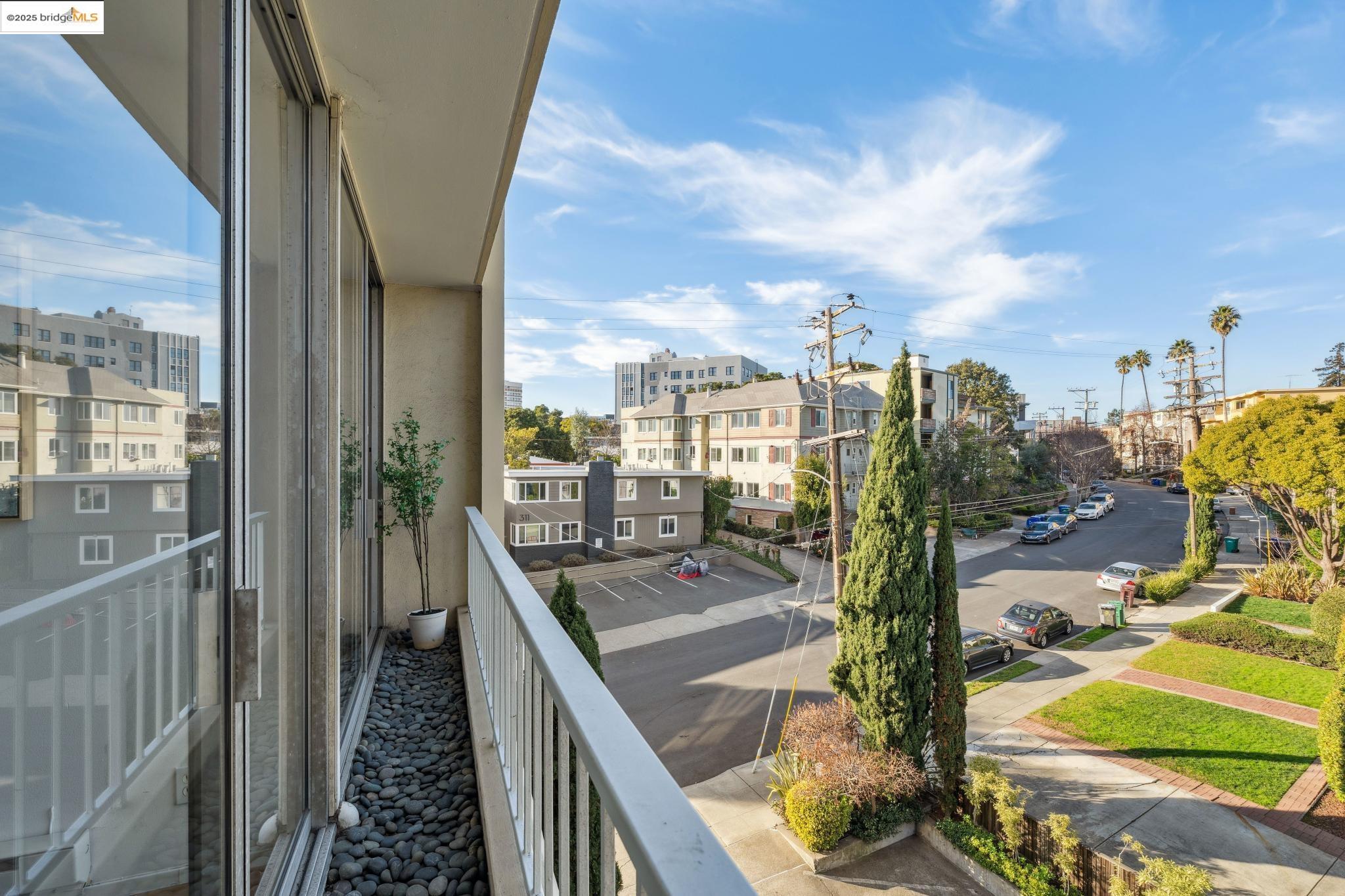 320 Lee Street # 402