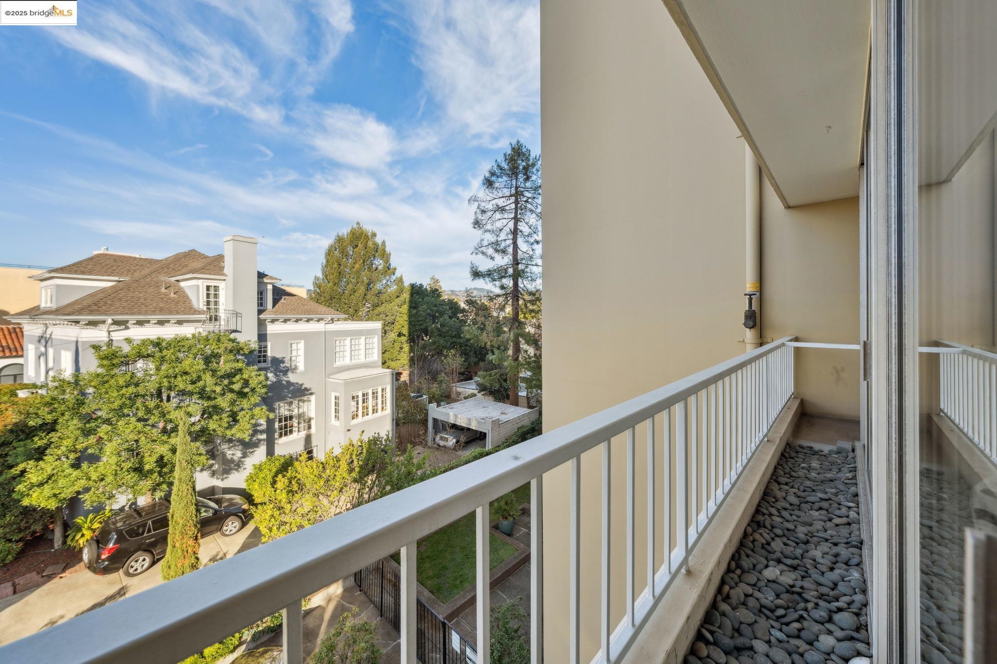 320 Lee Street # 402