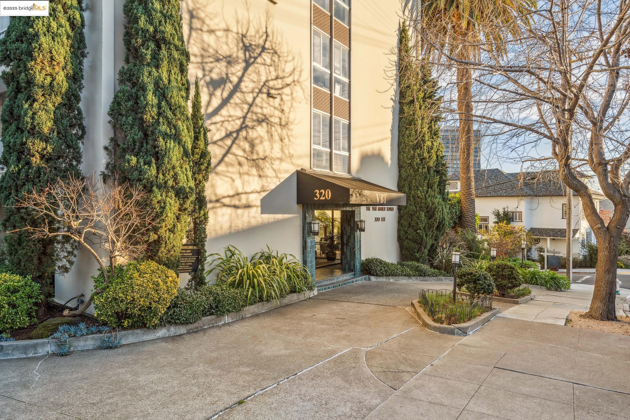 320 Lee Street # 402