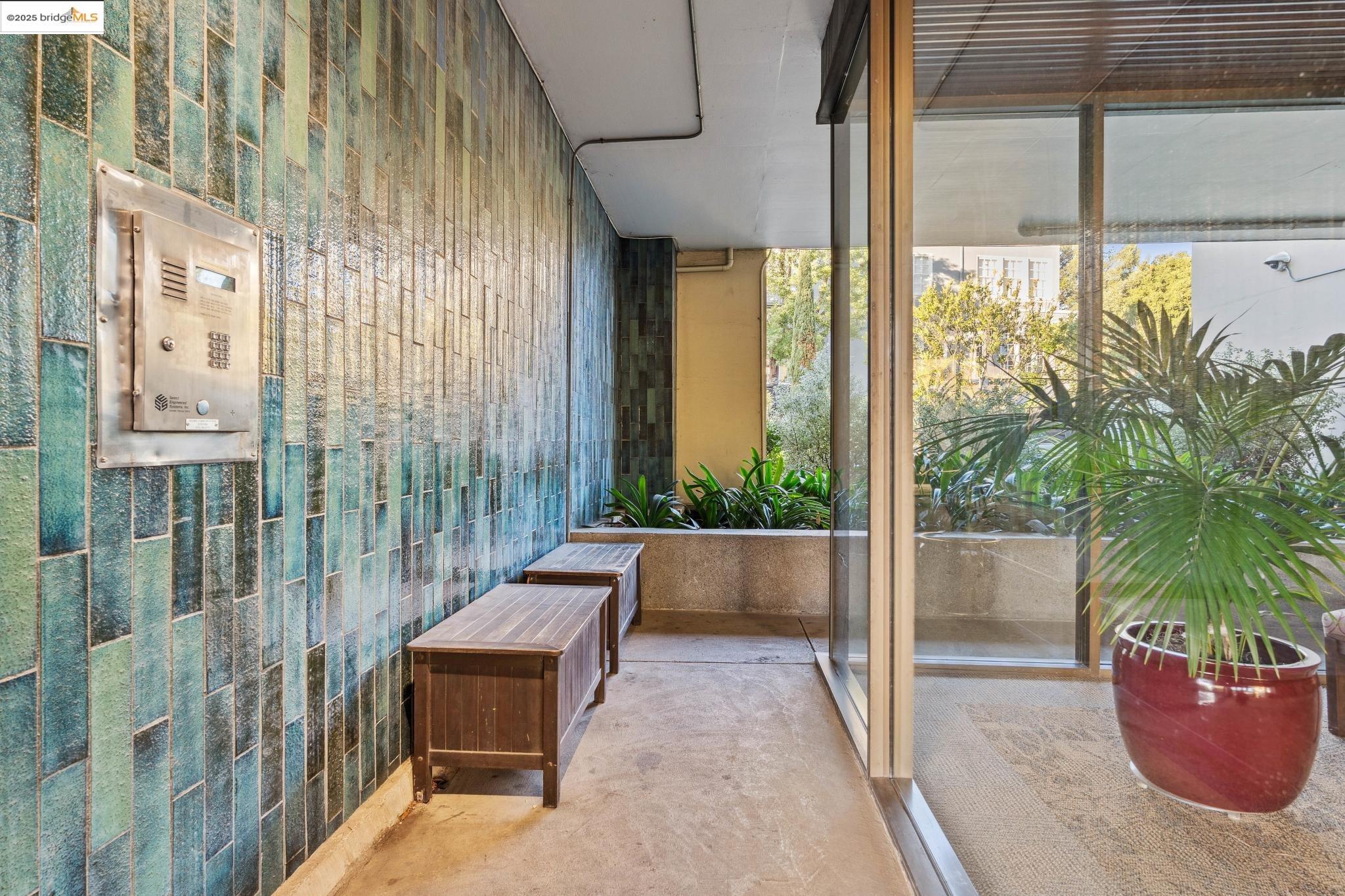 320 Lee Street # 402