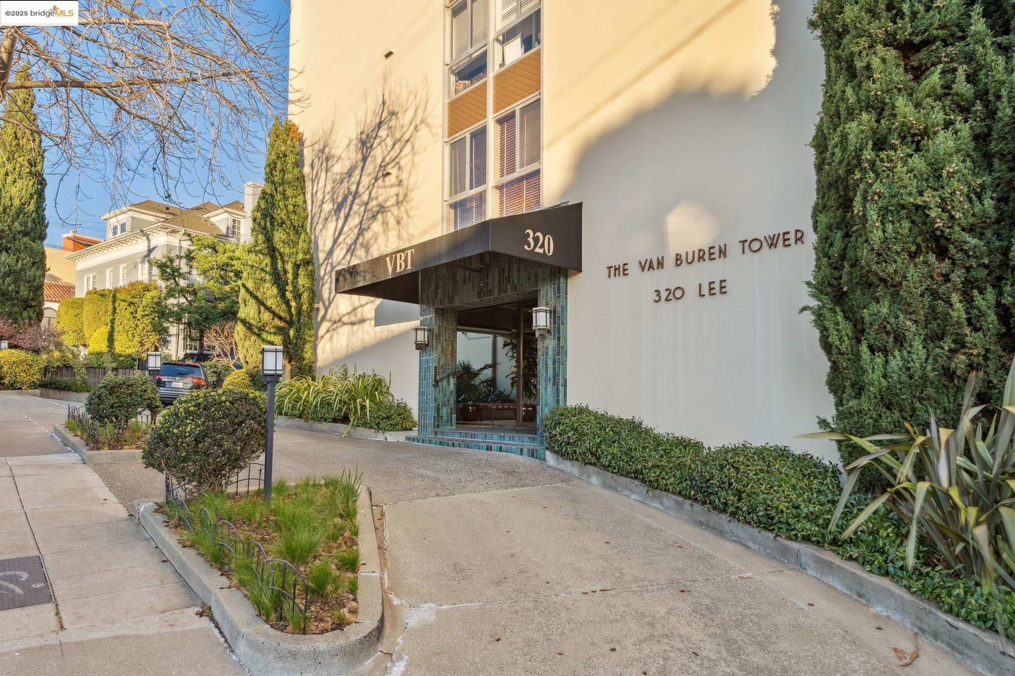 320 Lee Street # 402