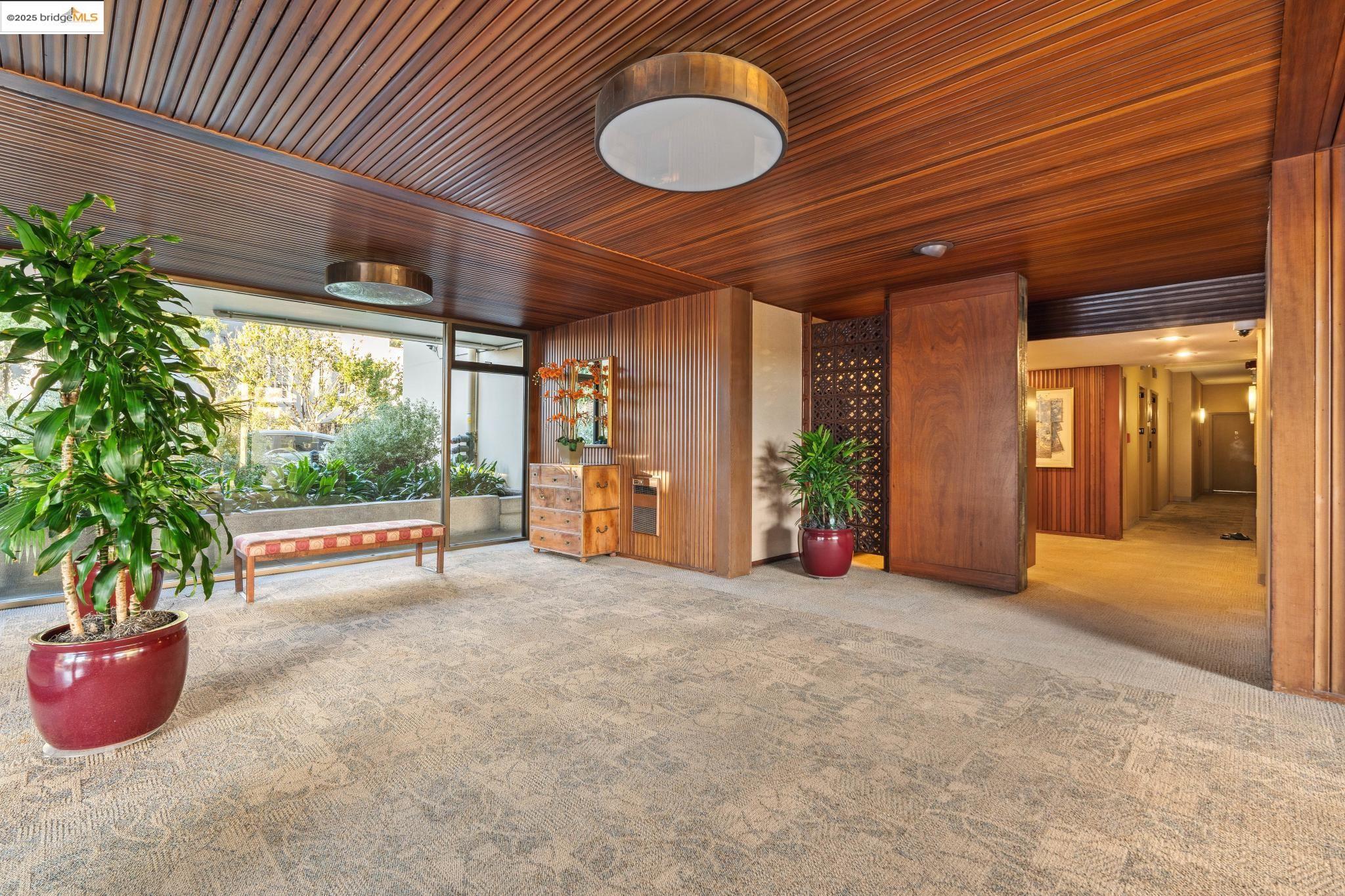 320 Lee Street # 402