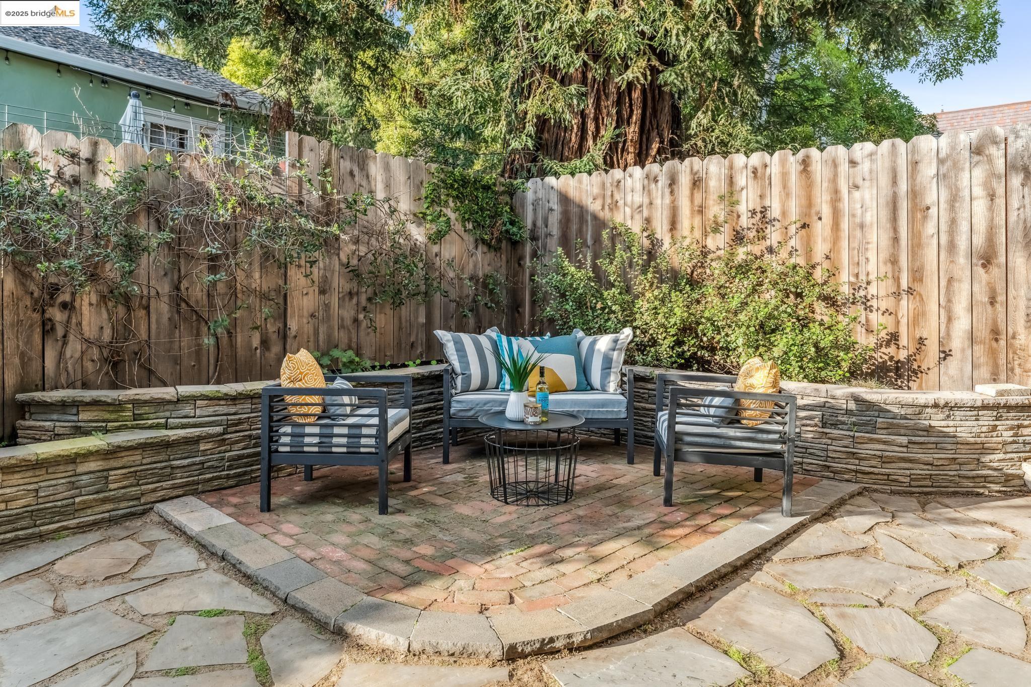 2745 Grande Vista Ave