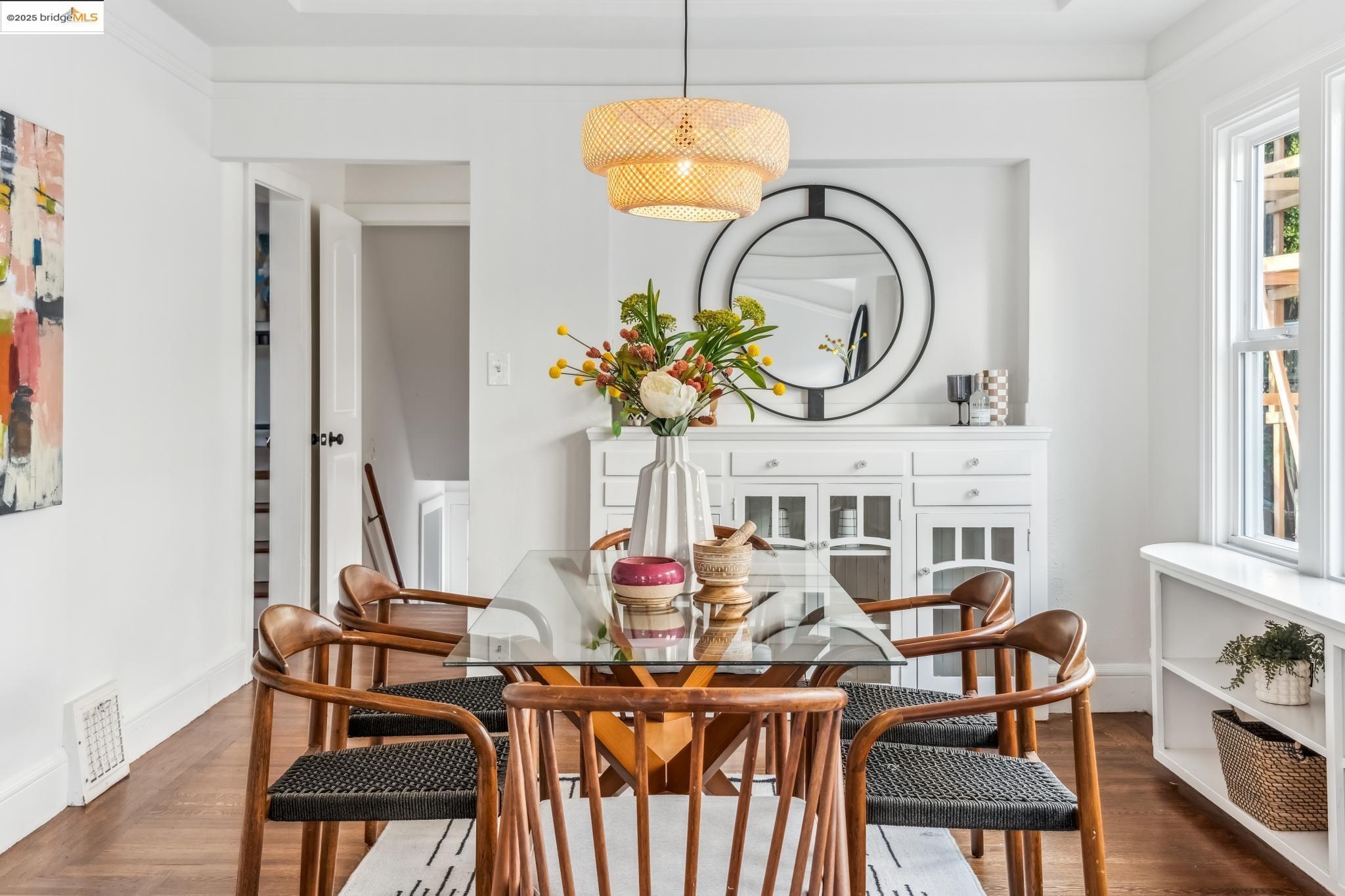 2745 Grande Vista Ave