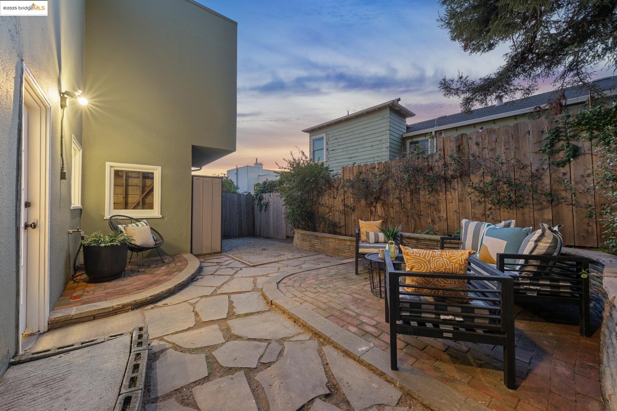 2745 Grande Vista Ave