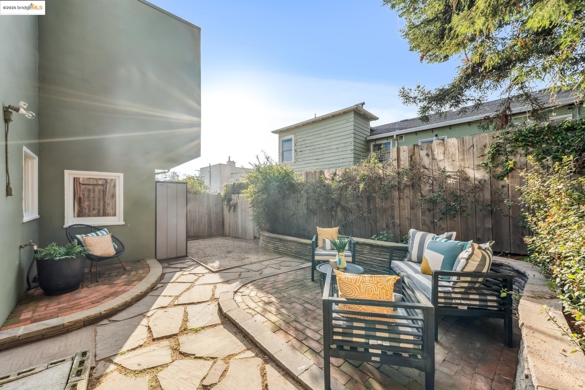 2745 Grande Vista Ave