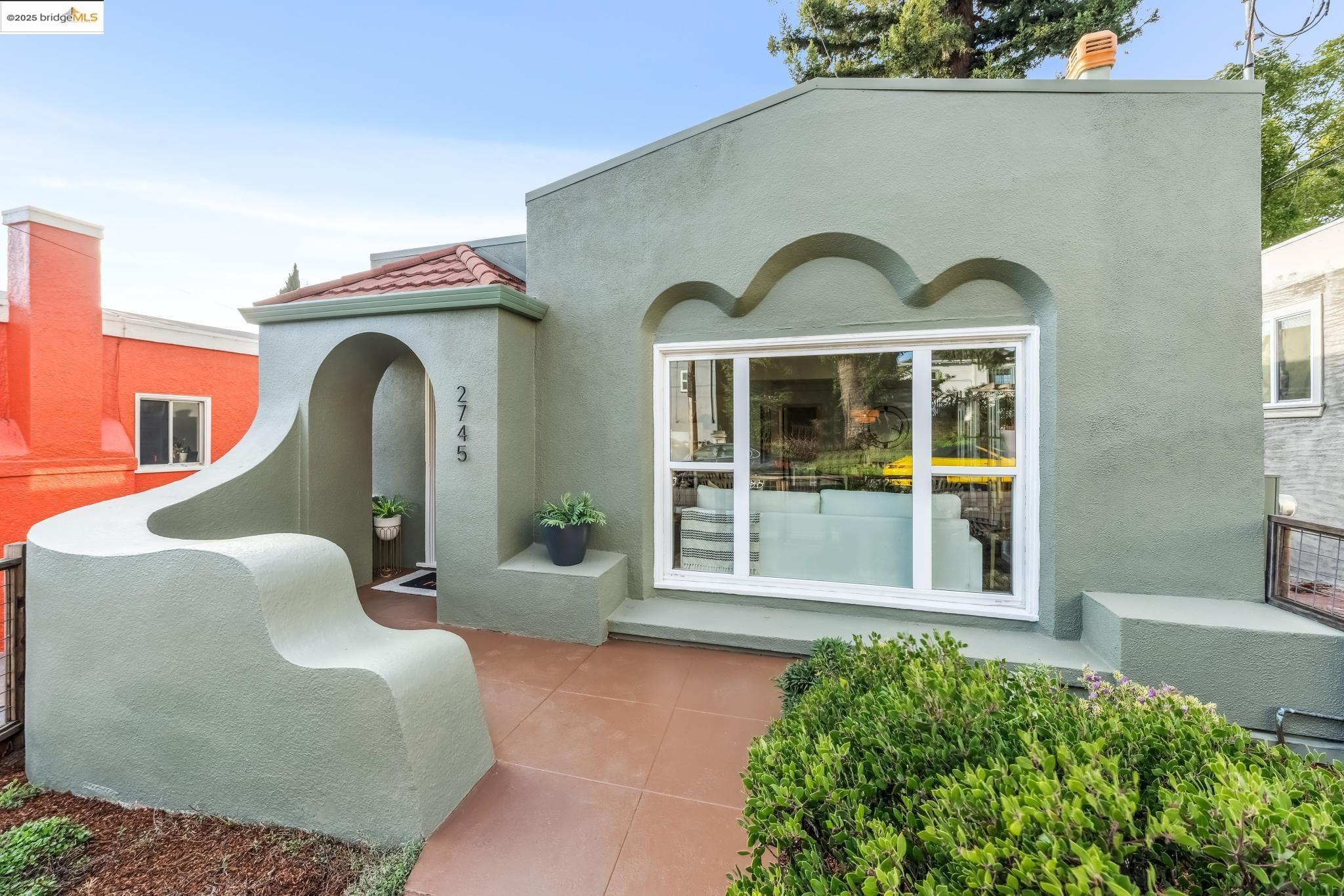 2745 Grande Vista Ave