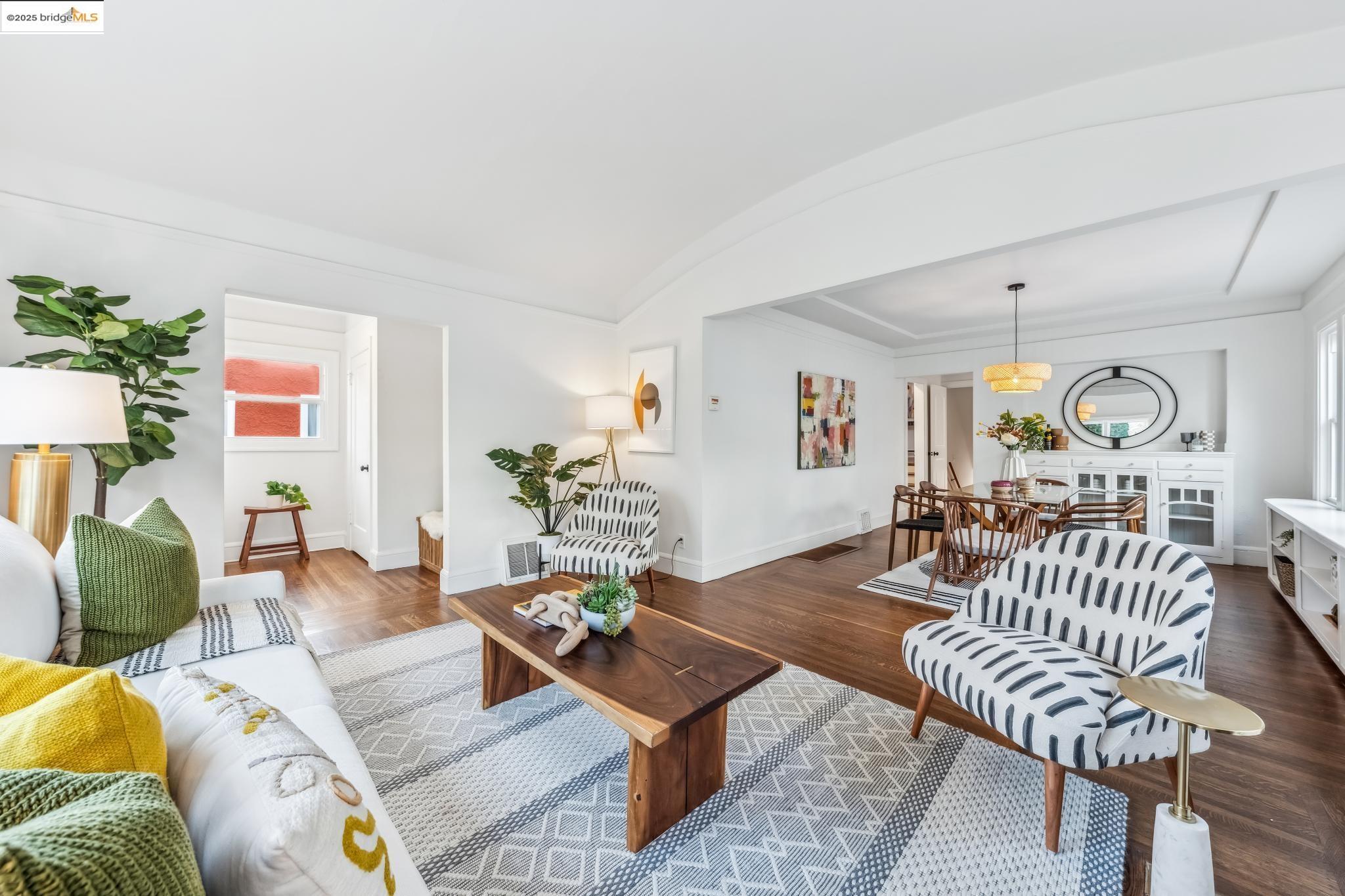 2745 Grande Vista Ave