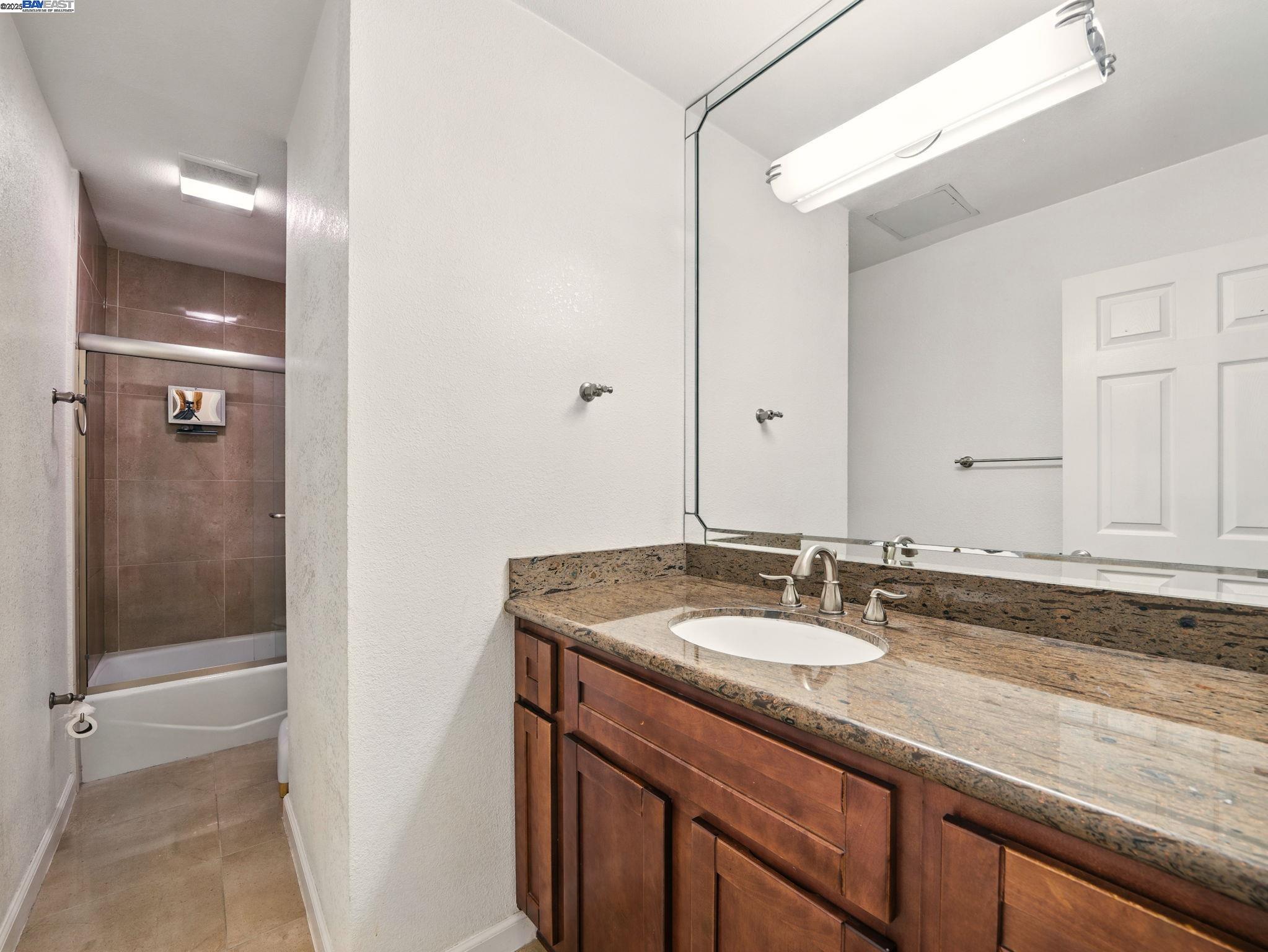 77 Fairmount Ave # 114, Oakland Unit: 114
