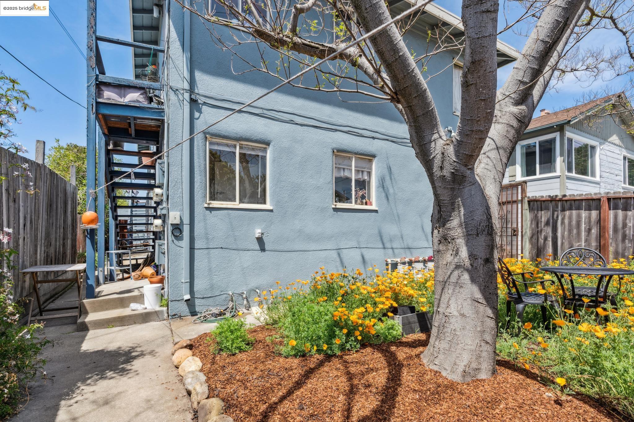 688 Alcatraz Ave