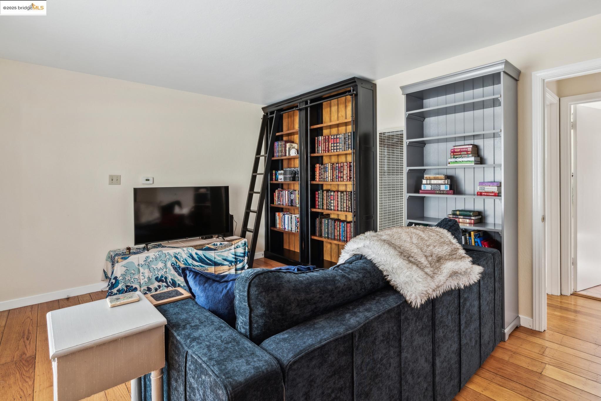 688 Alcatraz Ave