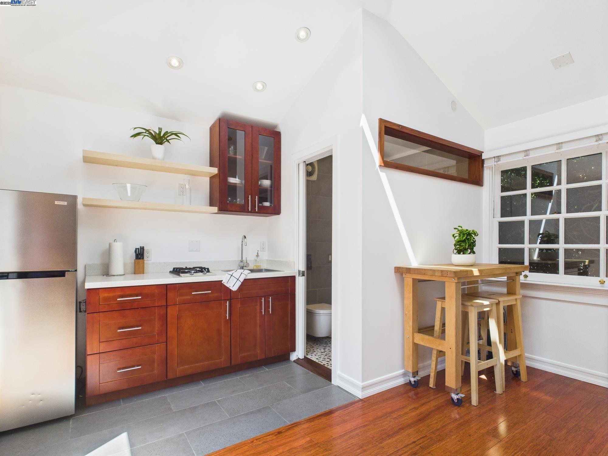 1709 Myrtle St, Oakland