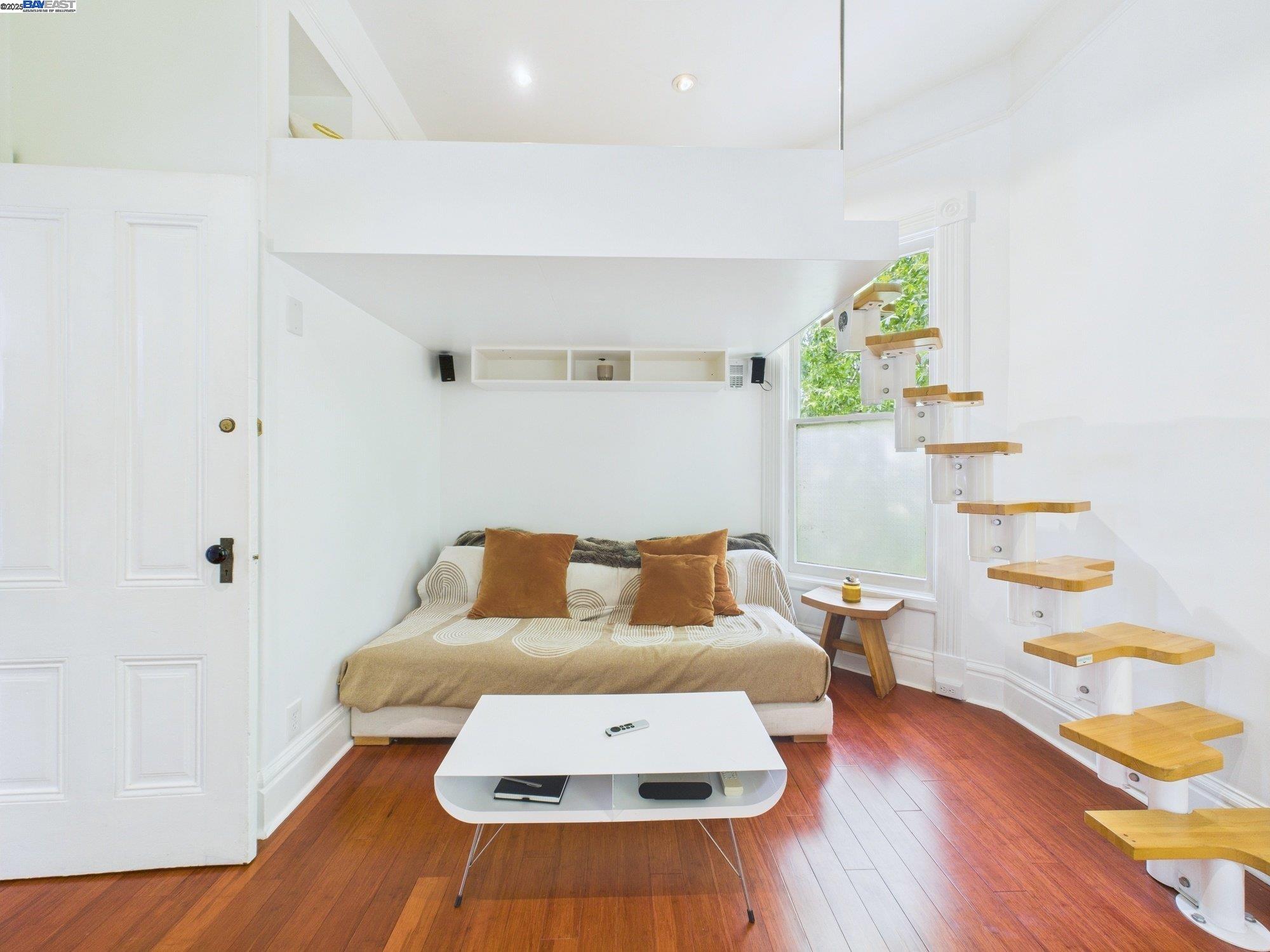 1709 Myrtle St, Oakland