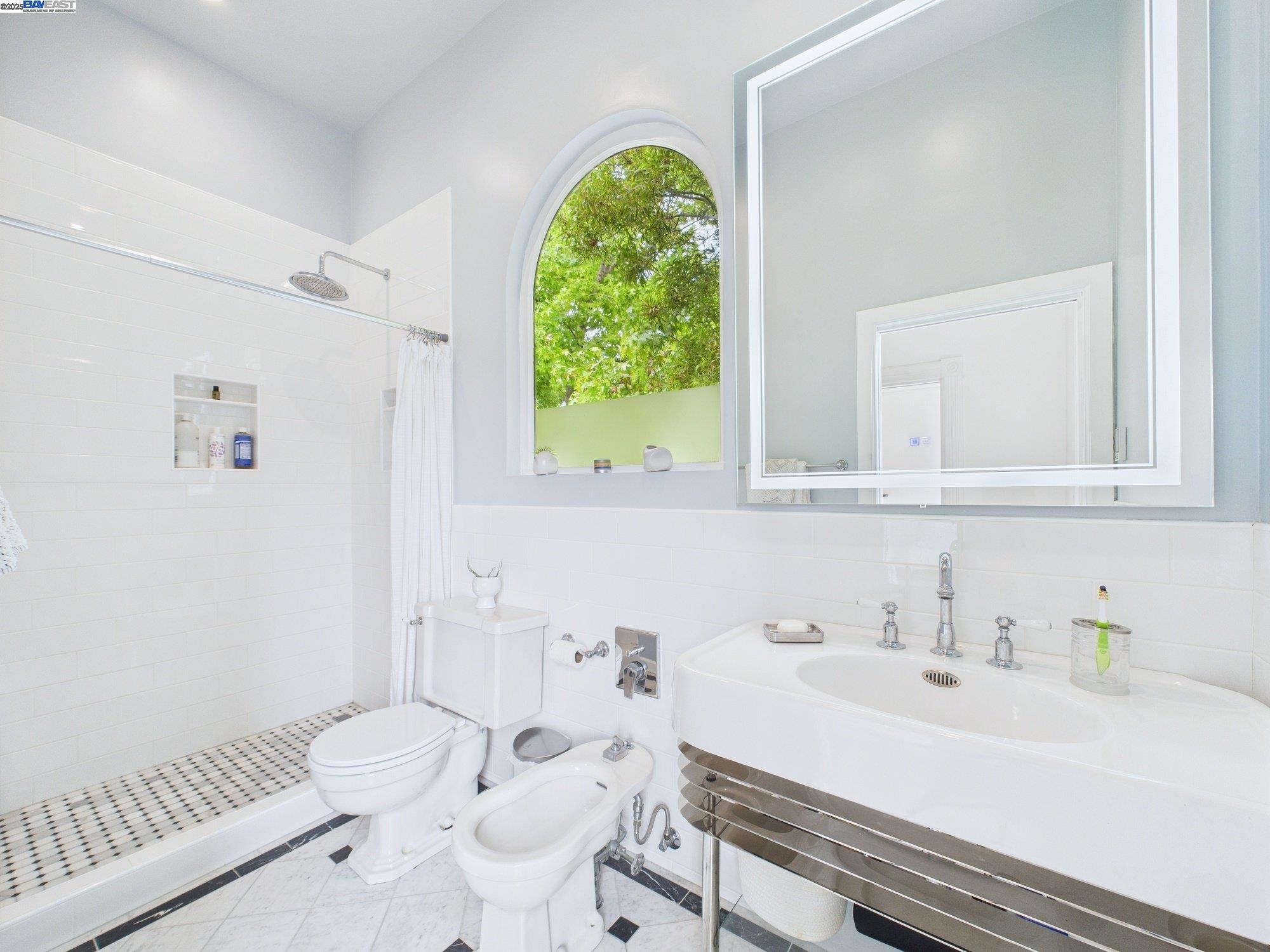 1709 Myrtle St, Oakland