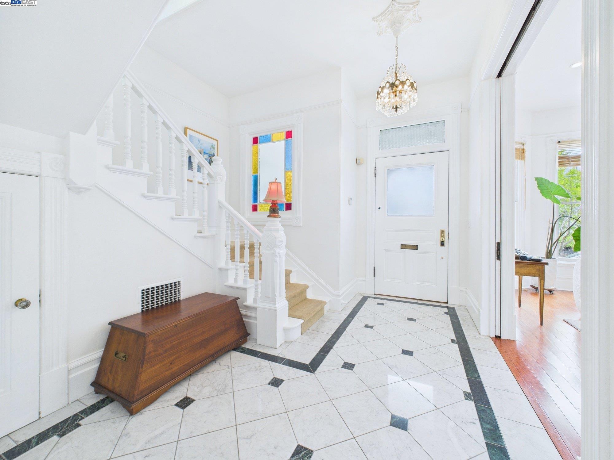 1709 Myrtle St, Oakland