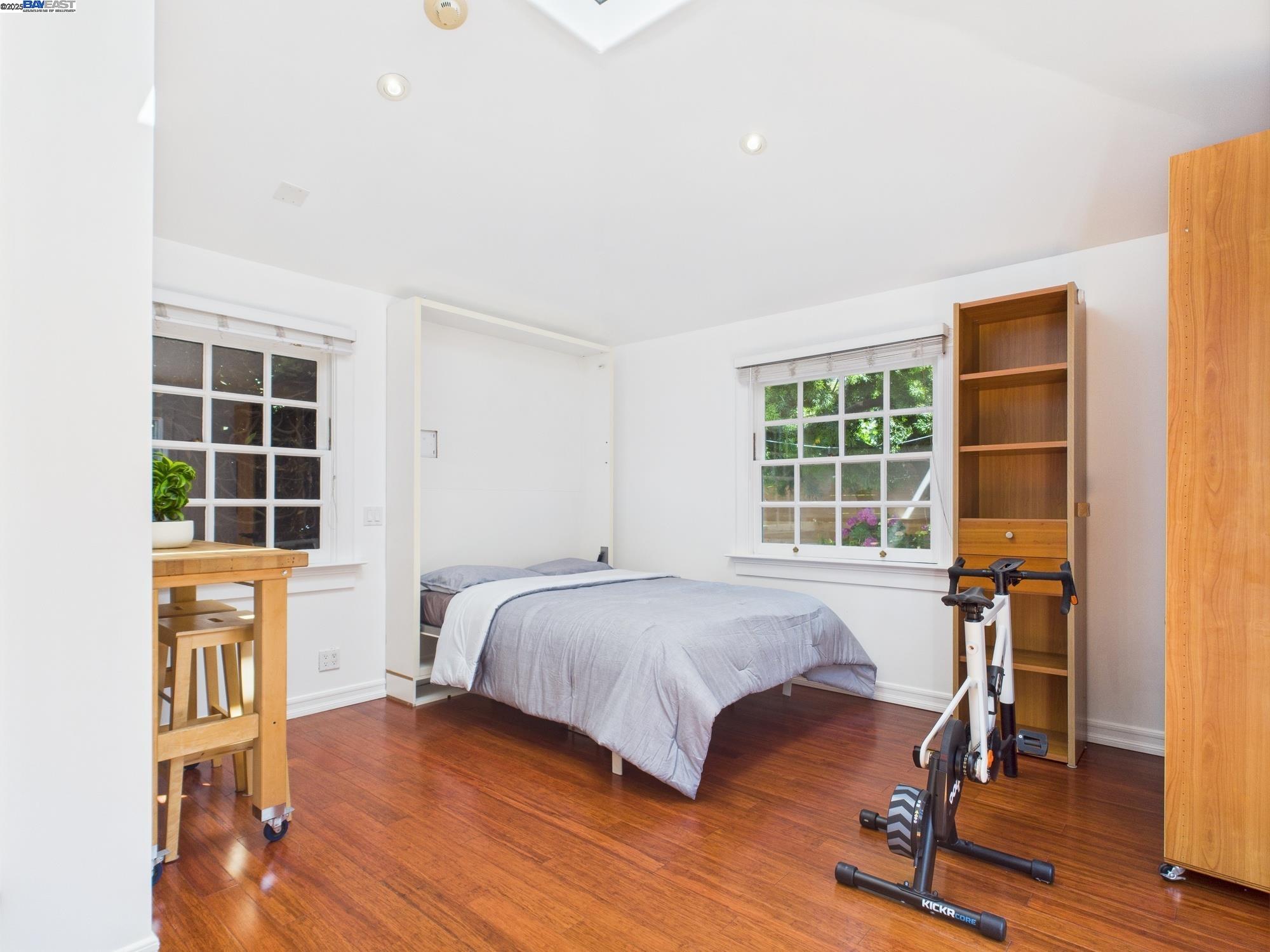 1709 Myrtle St, Oakland