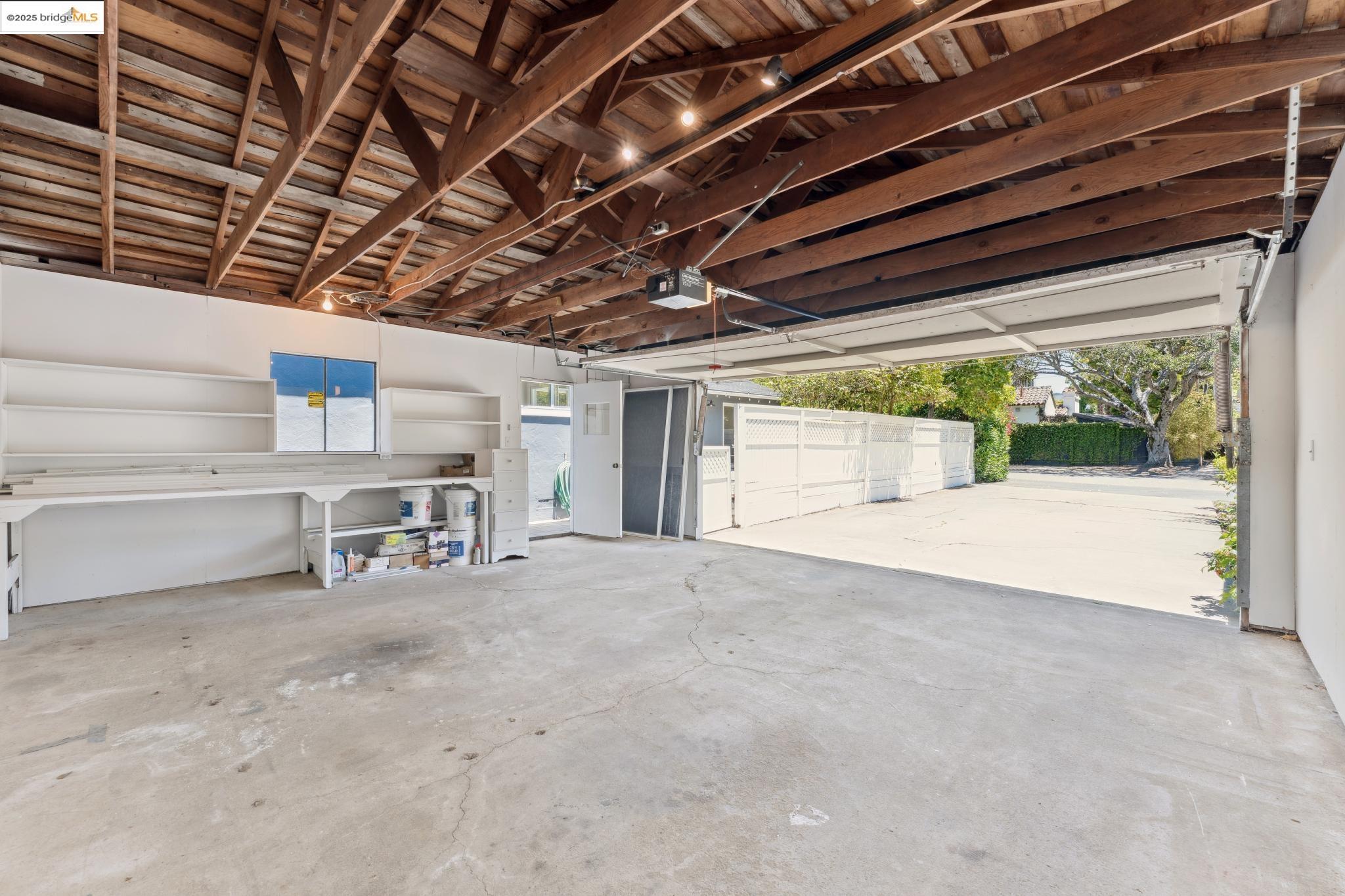 5325 Harbord Dr