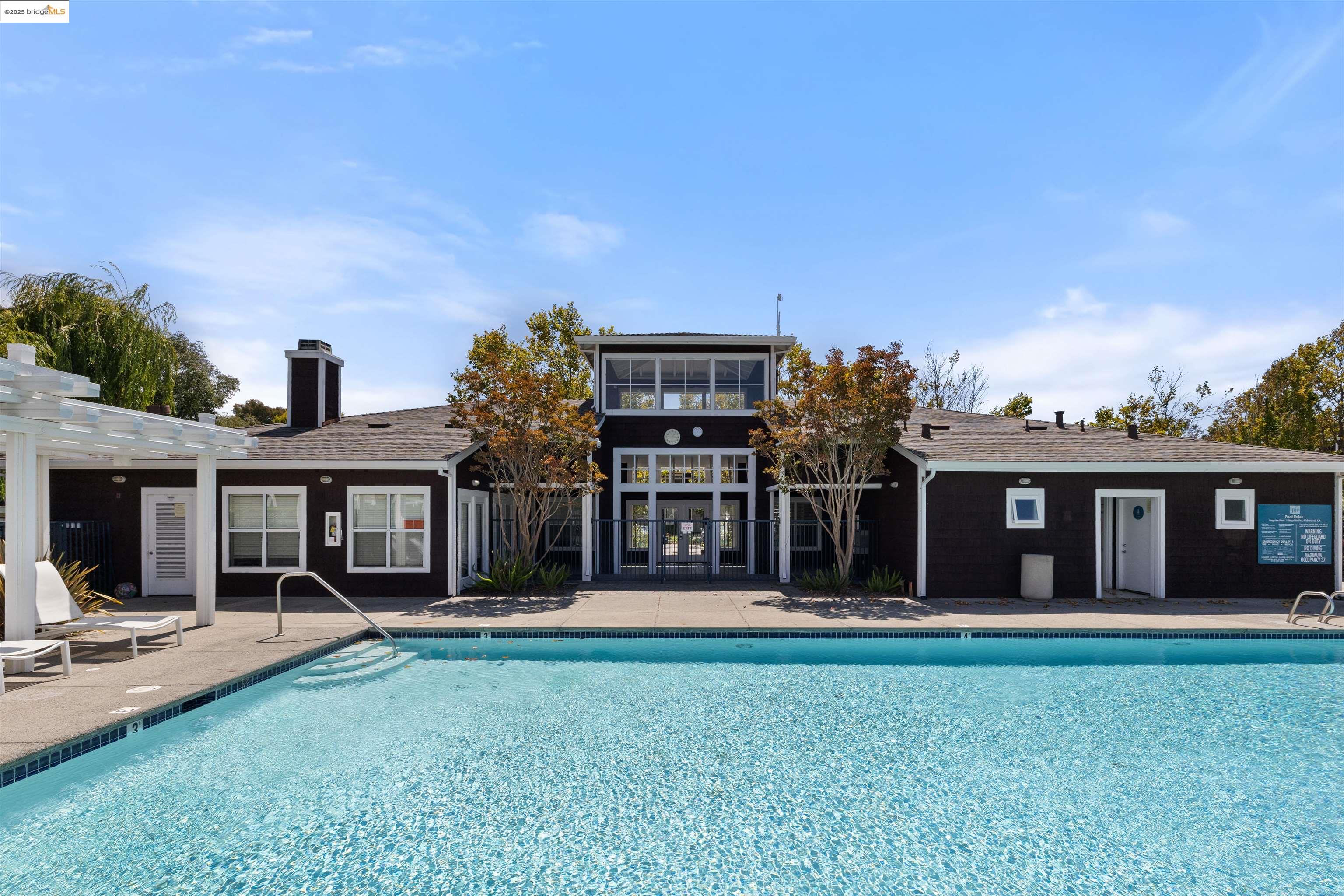 166 Bayside Ct