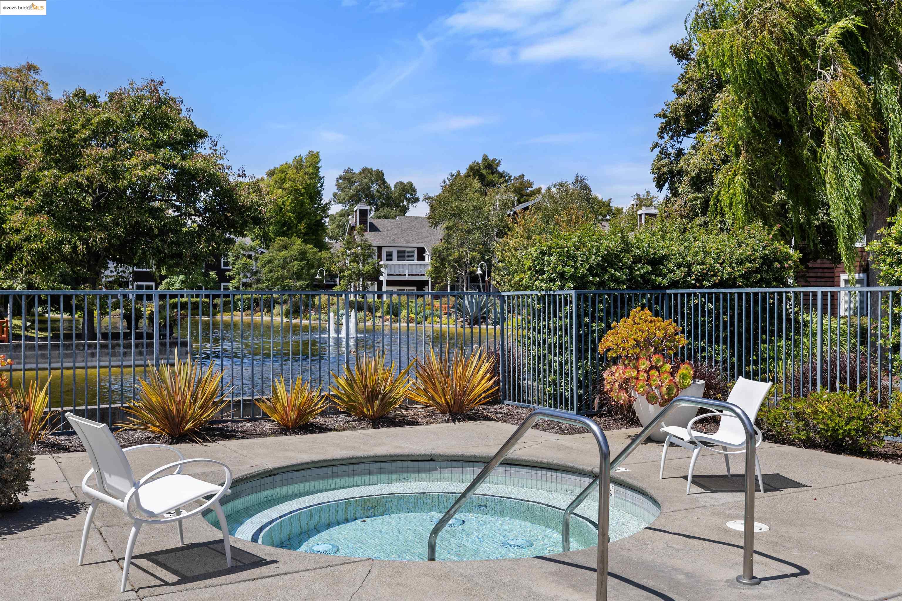 166 Bayside Ct