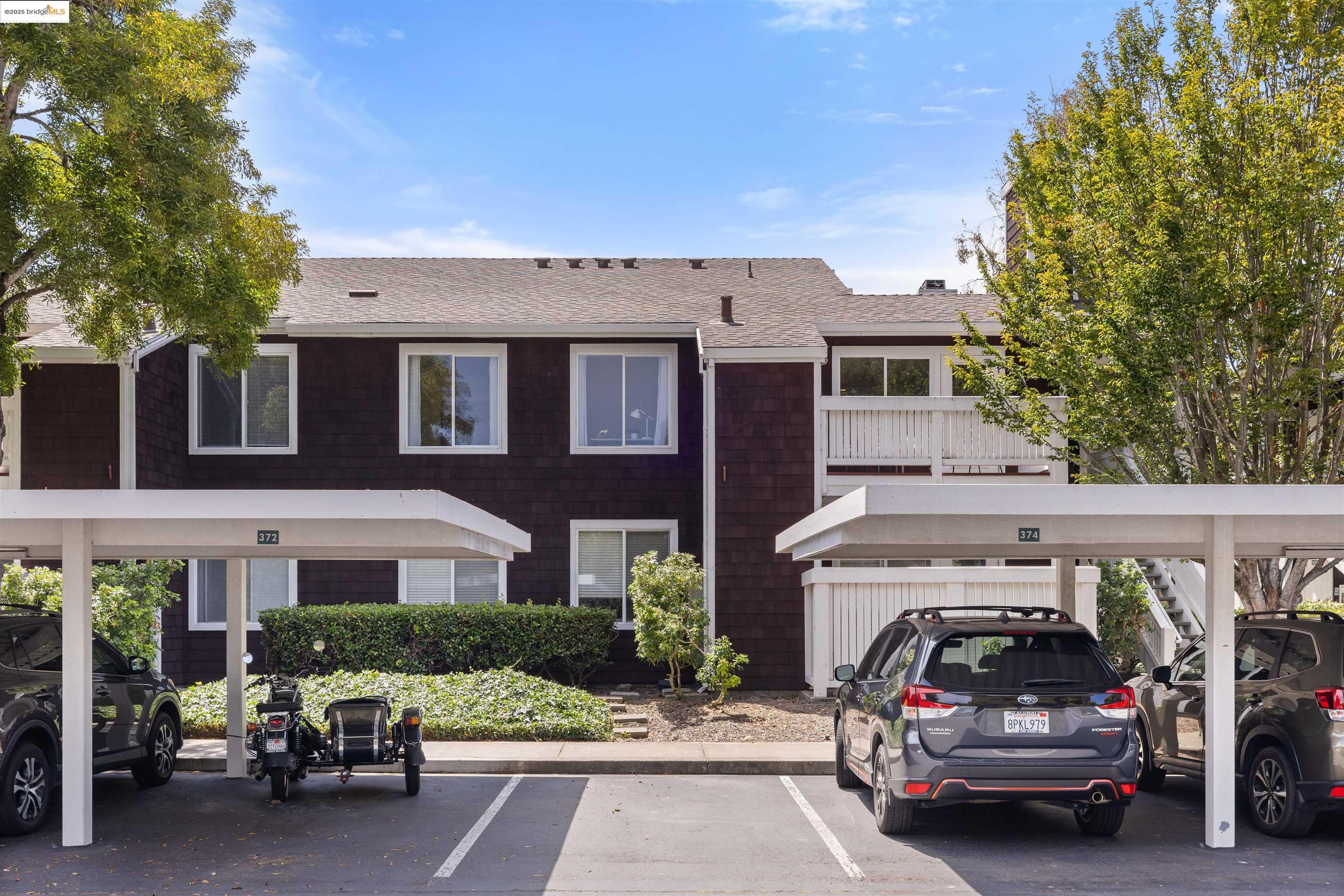 166 Bayside Ct